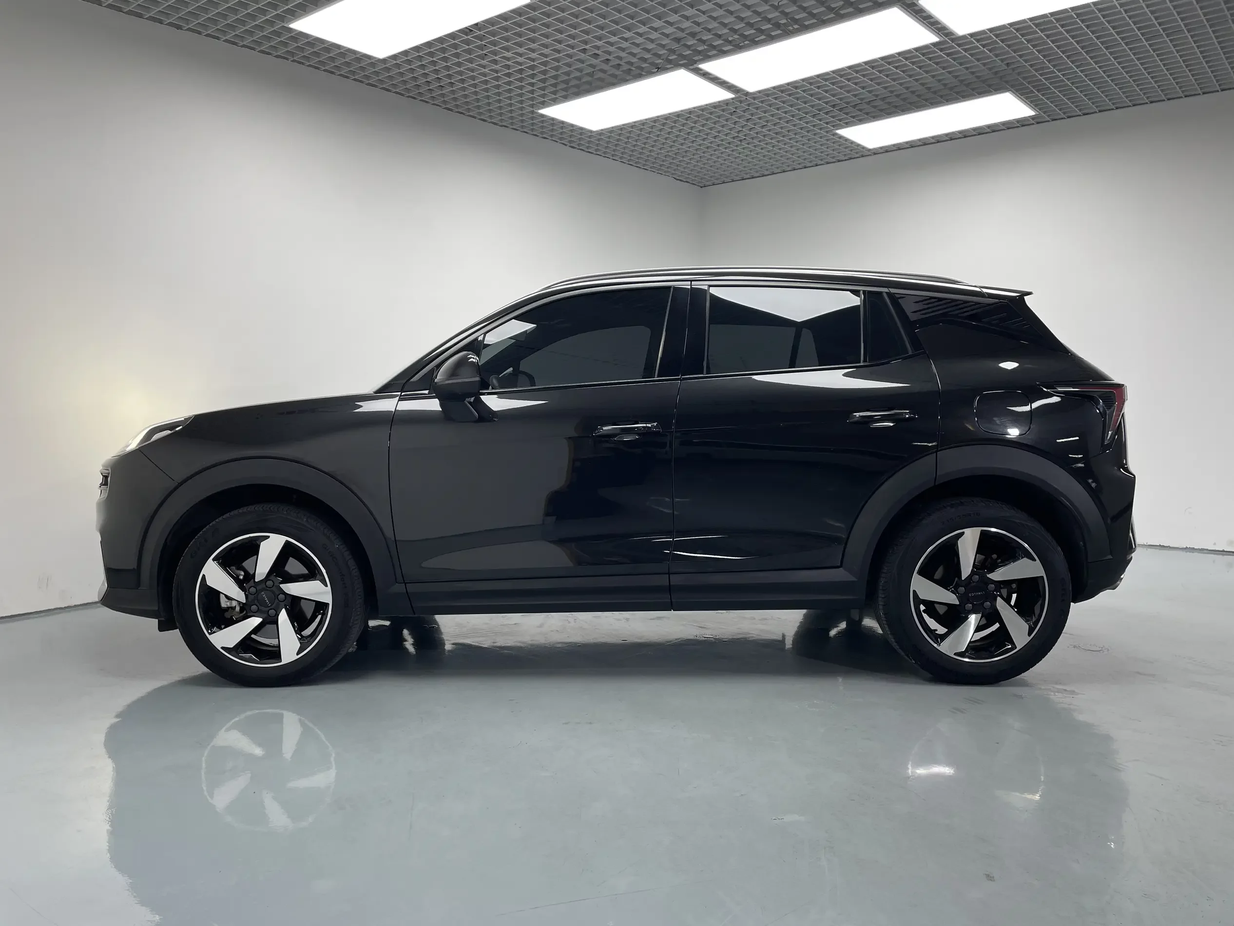 Lynk & Co 06