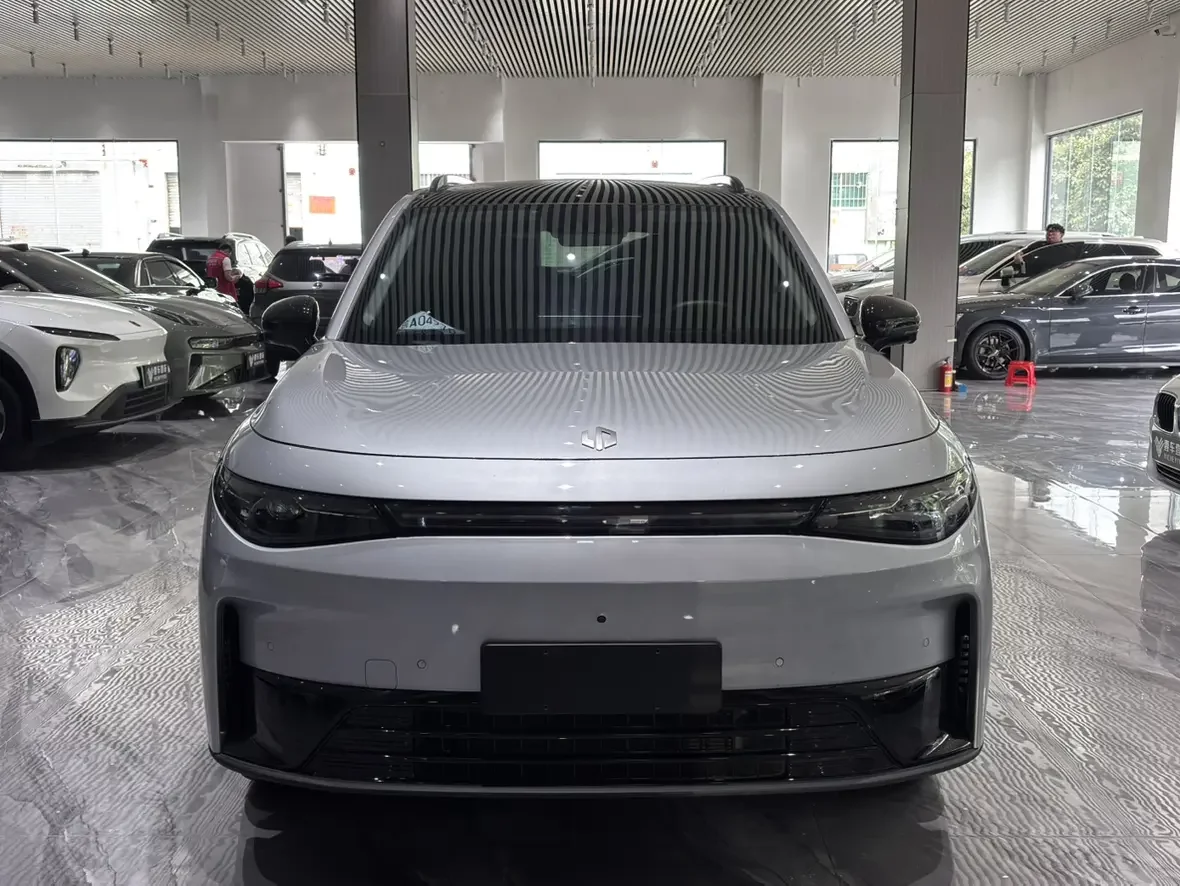 Leapmotor C16