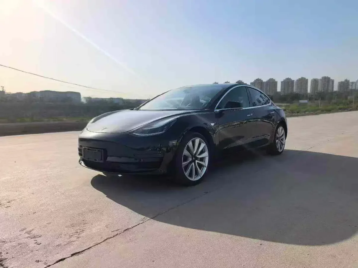 Tesla Model 3  из Китая