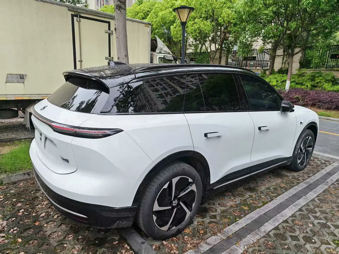 NIO ES6