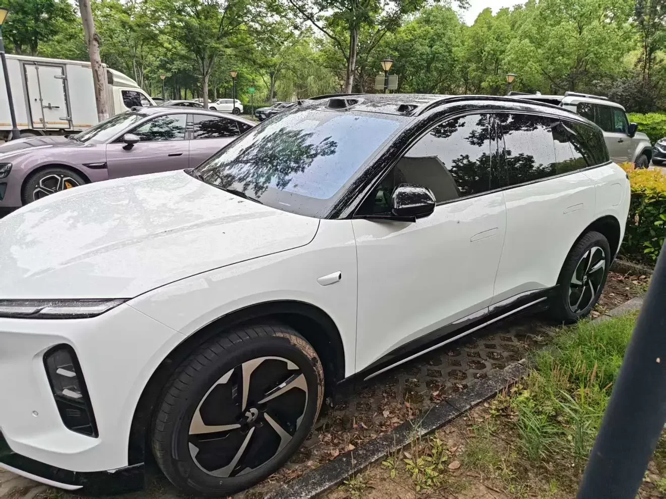NIO ES6