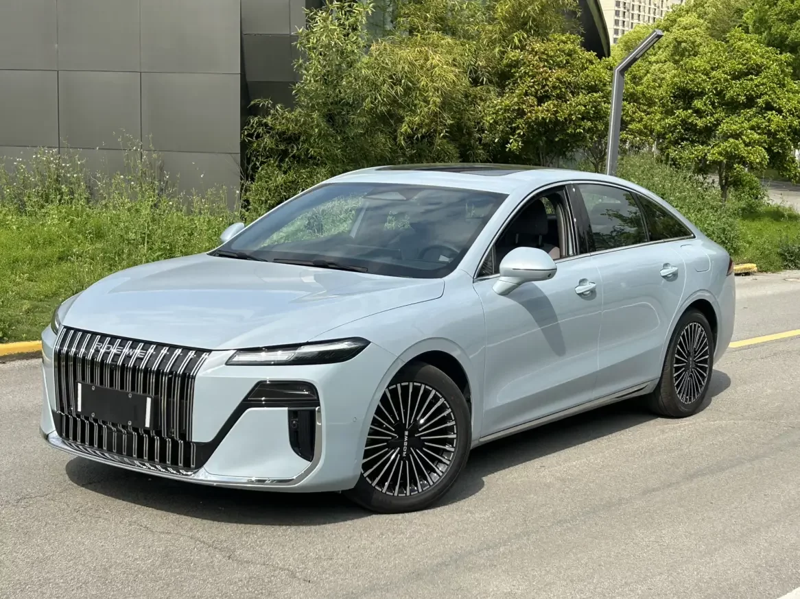 Roewe M7 DMH