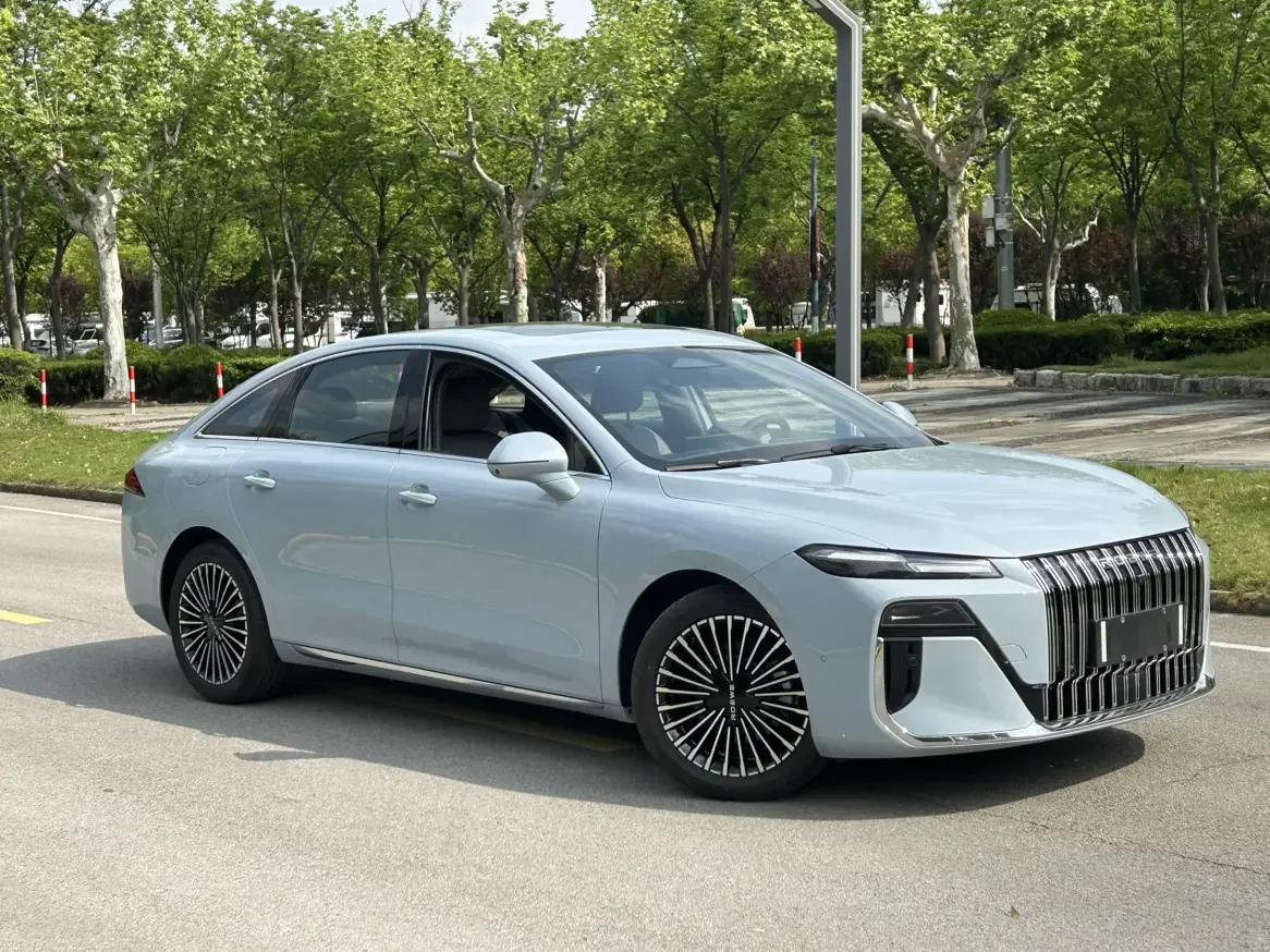Roewe M7 DMH
