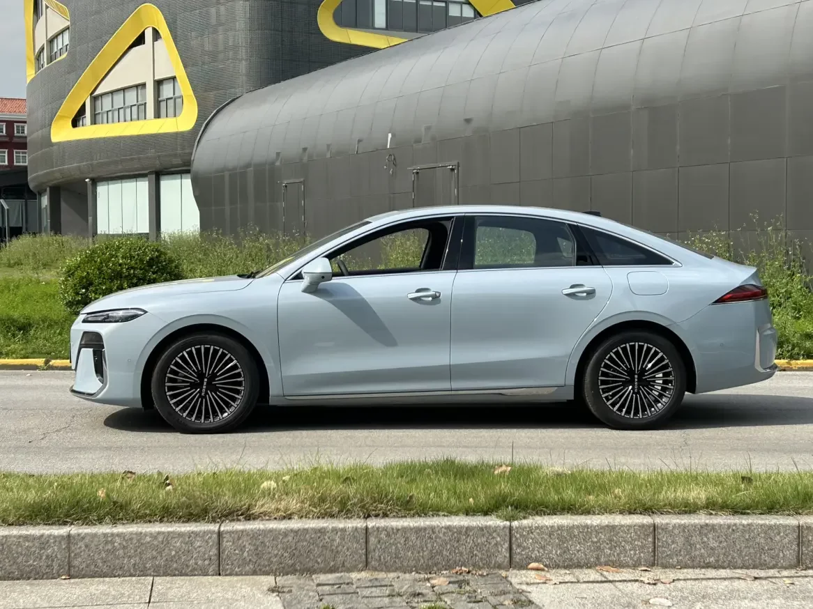 Roewe M7 DMH