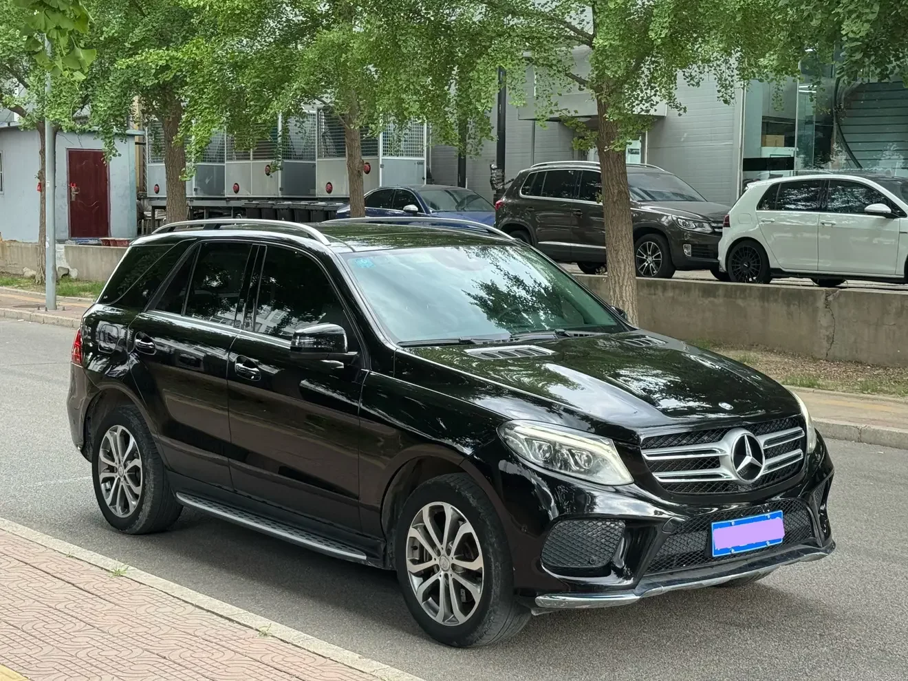Mercedes-Benz GLE (Imported)