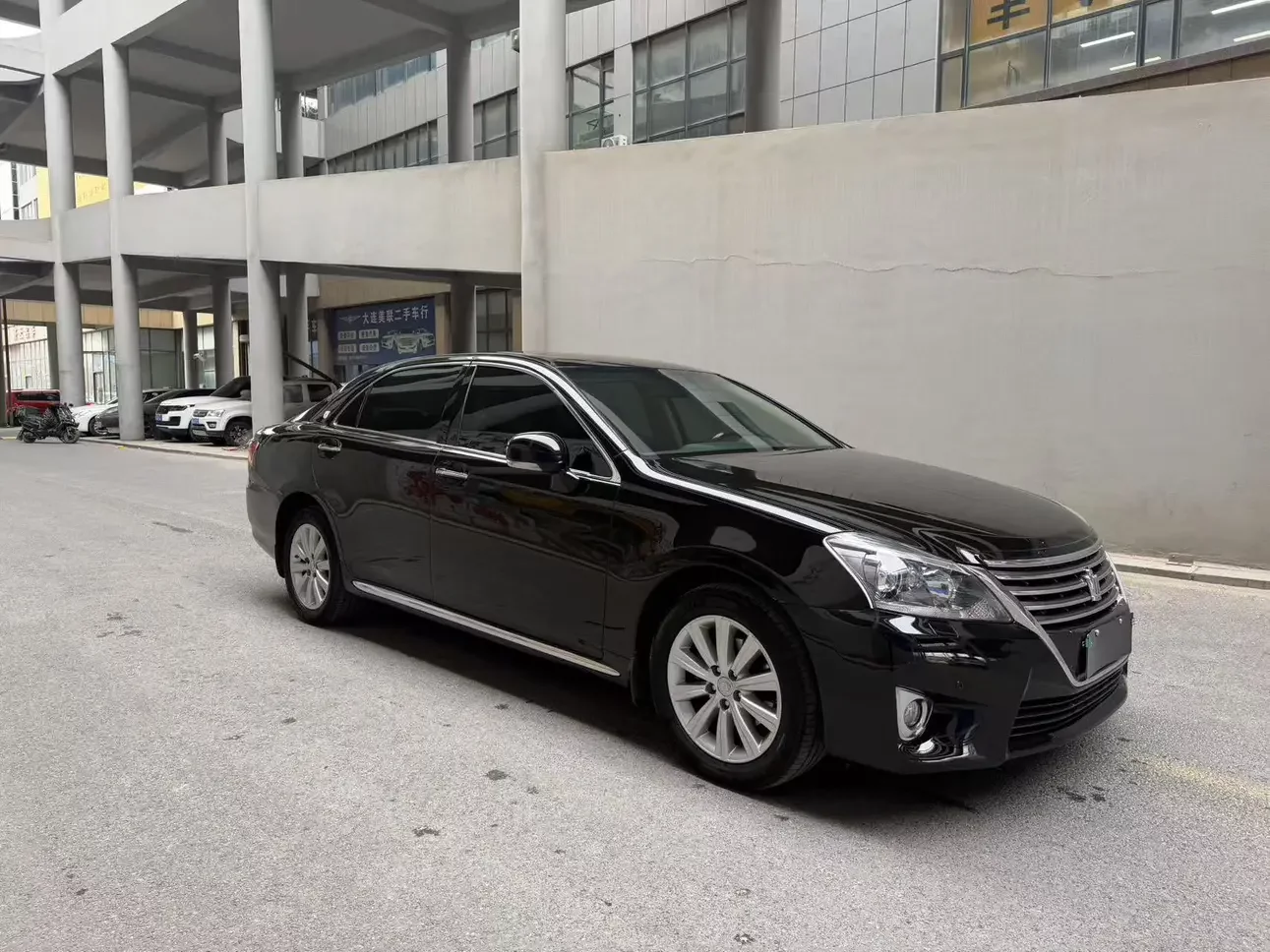 Toyota crown