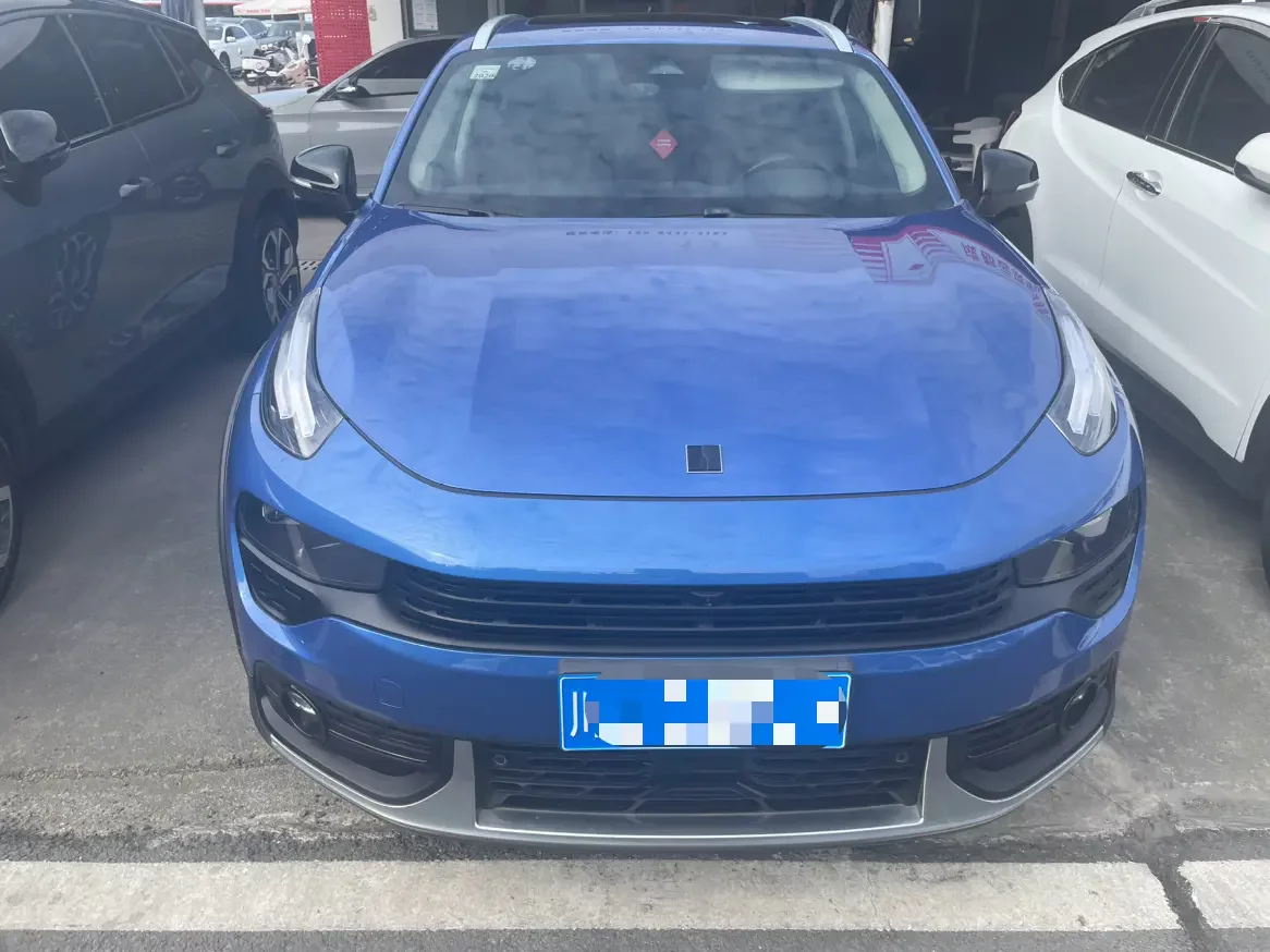 Lynk & Co 02