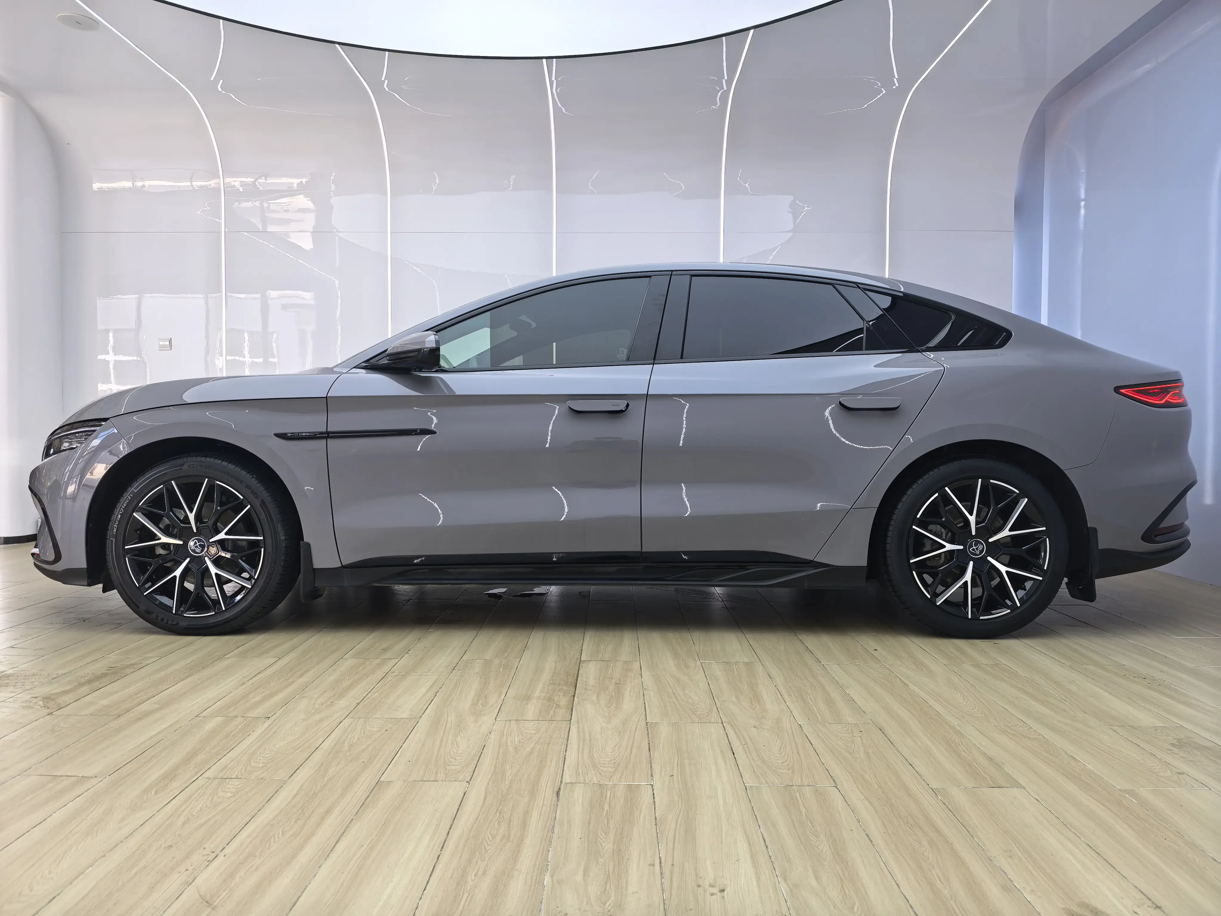 BYD Han EV