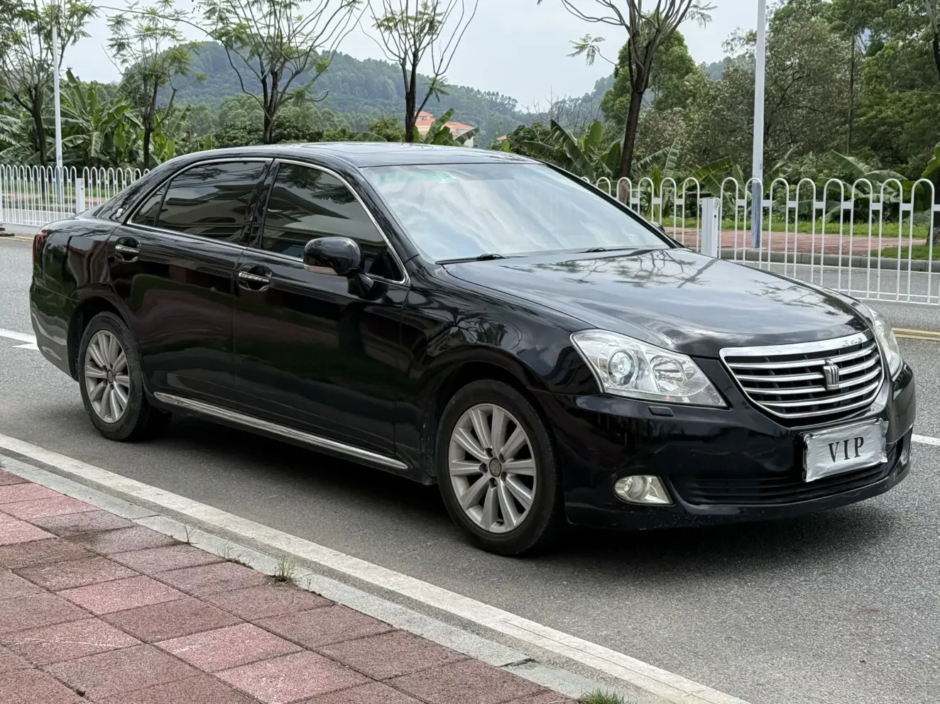 Toyota crown