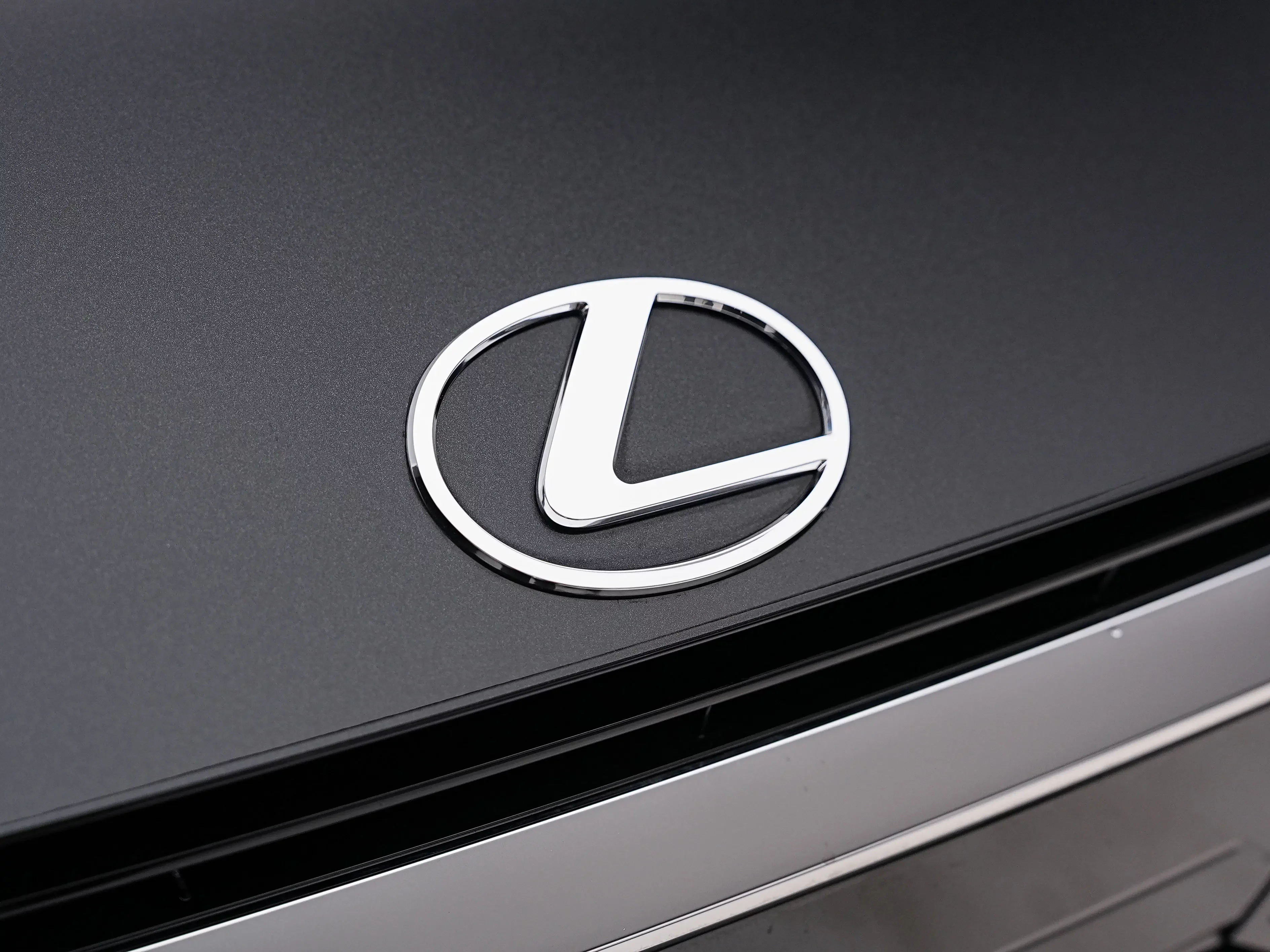 Lexus LM
