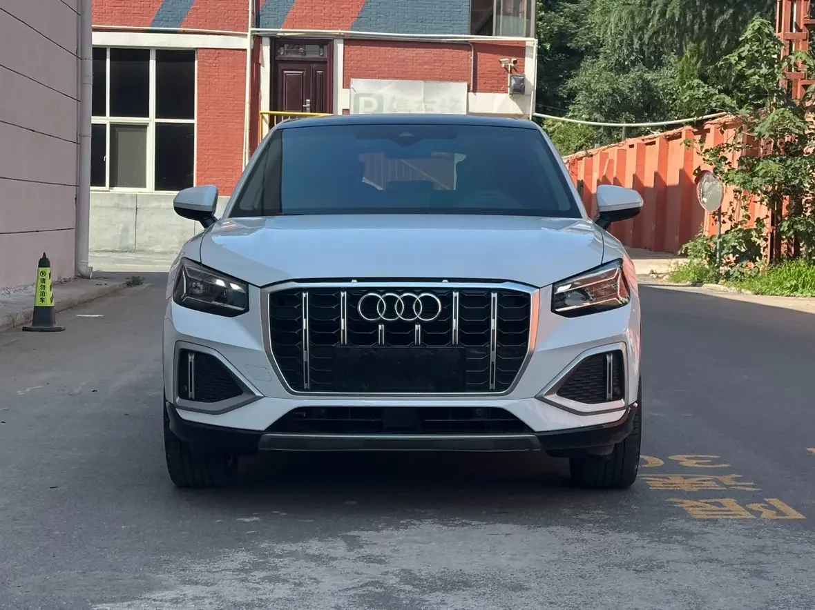 Audi Q2L