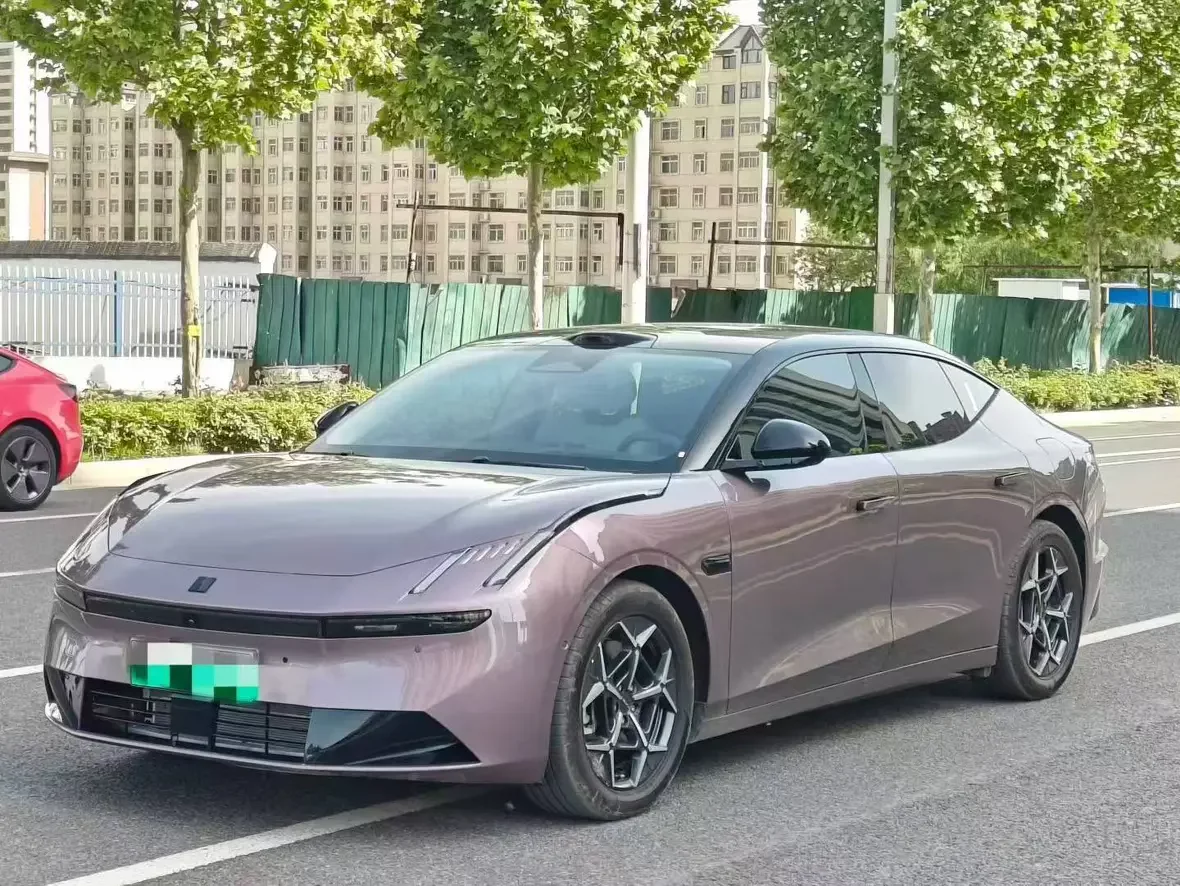 Lynk & Co 10 EM-P