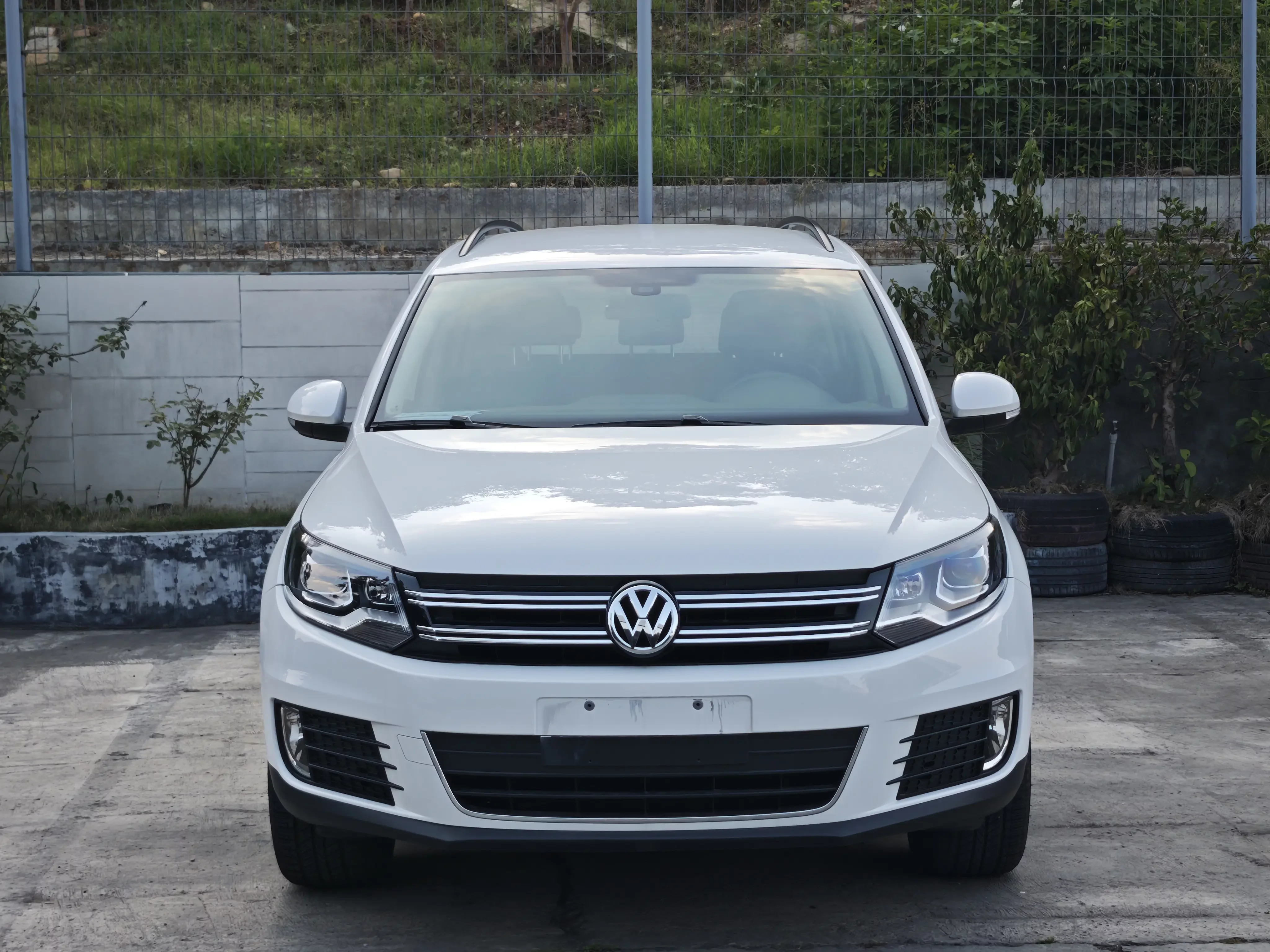 Volkswagen Tiguan (Tharu)