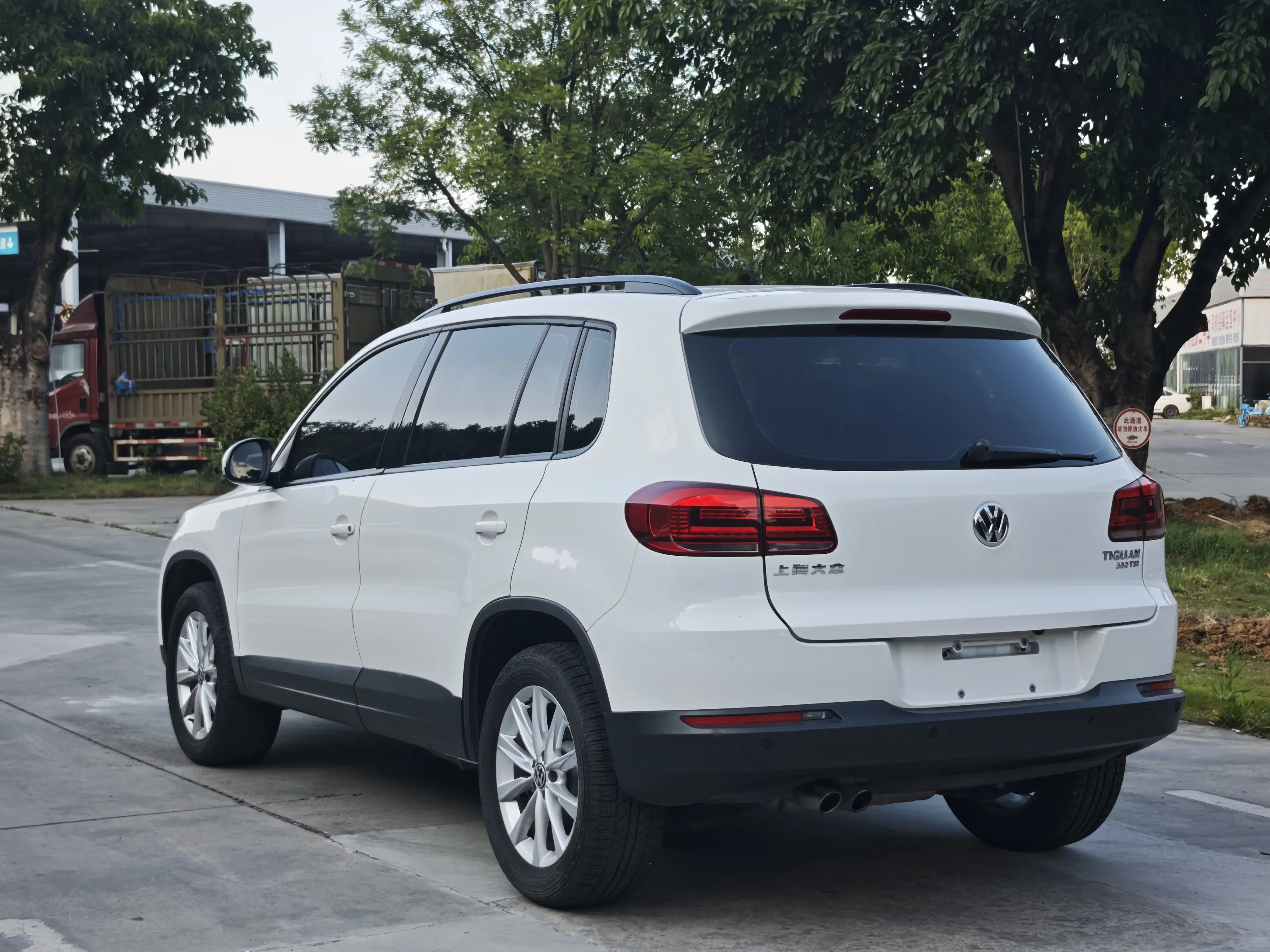 Volkswagen Tiguan (Tharu)