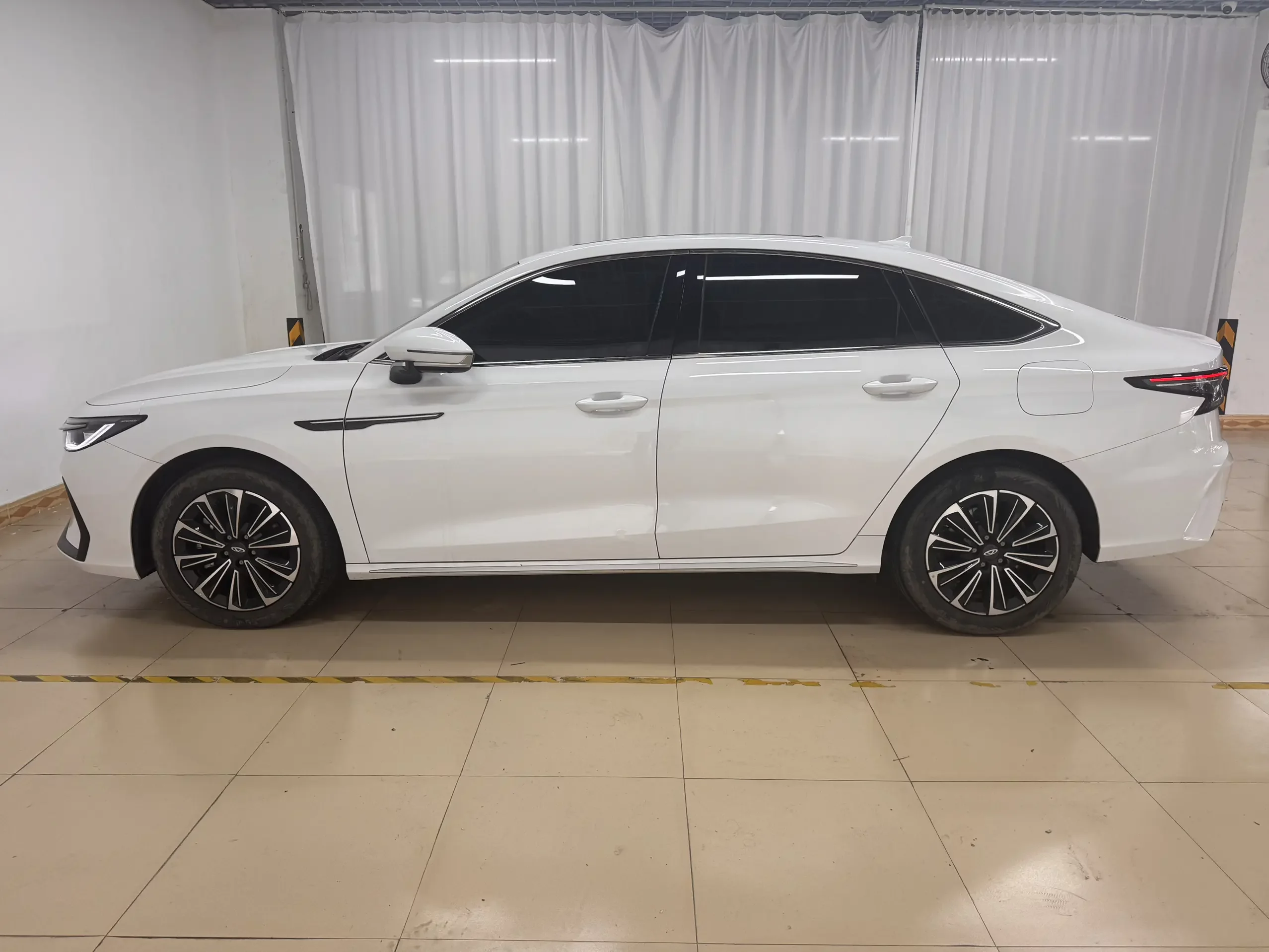 Chery Fengyun A8