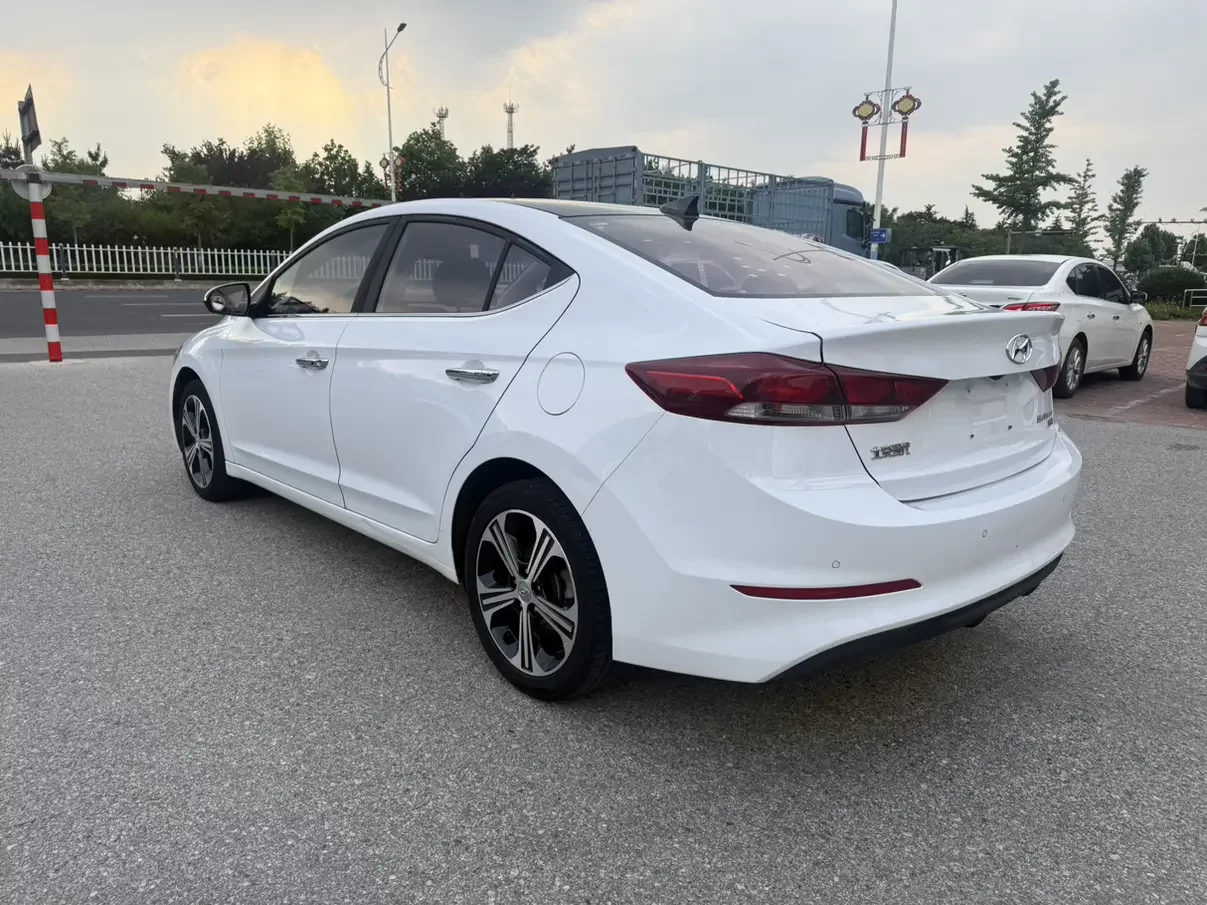 Hyundai lead
