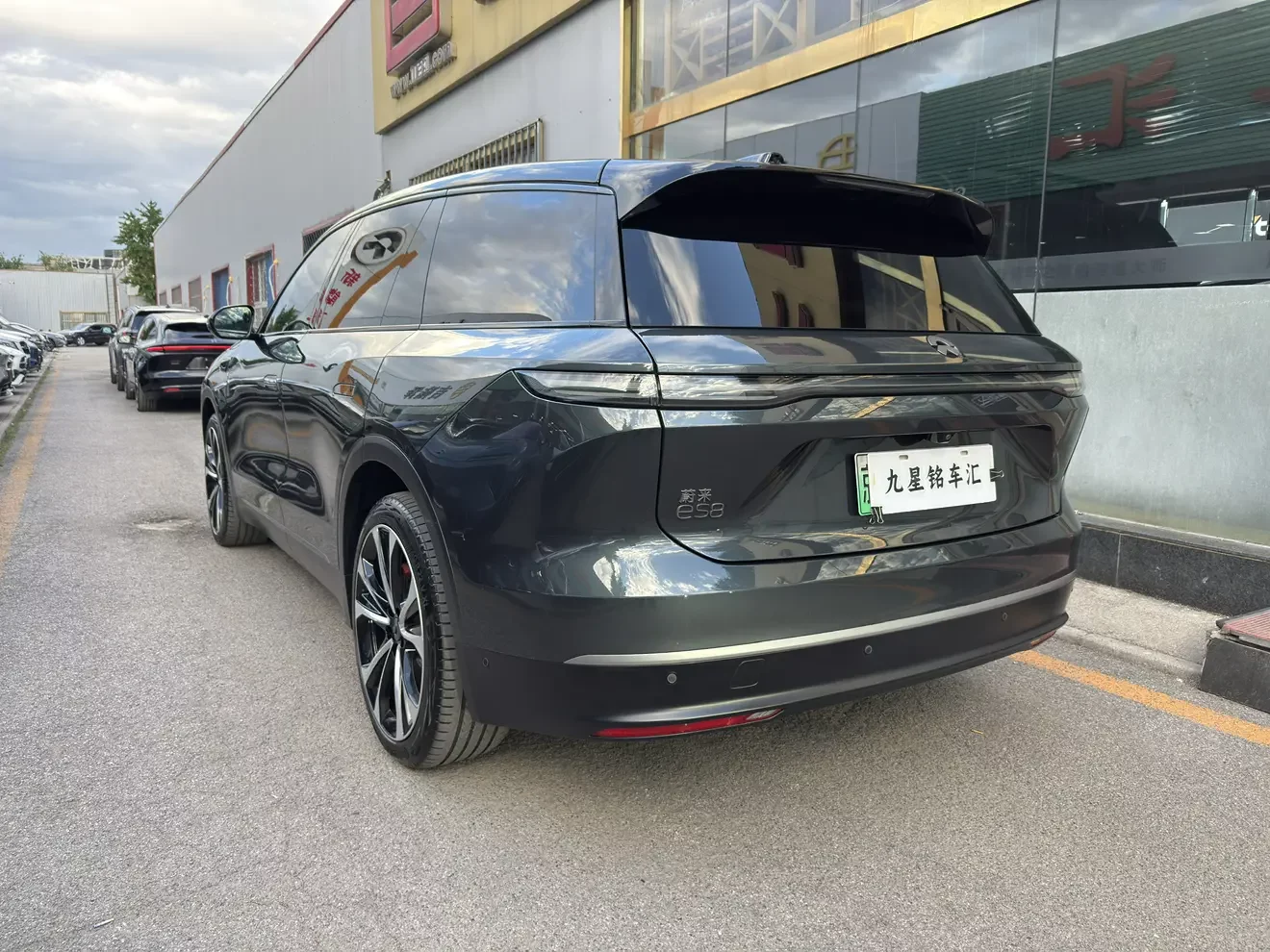 NIO ES8