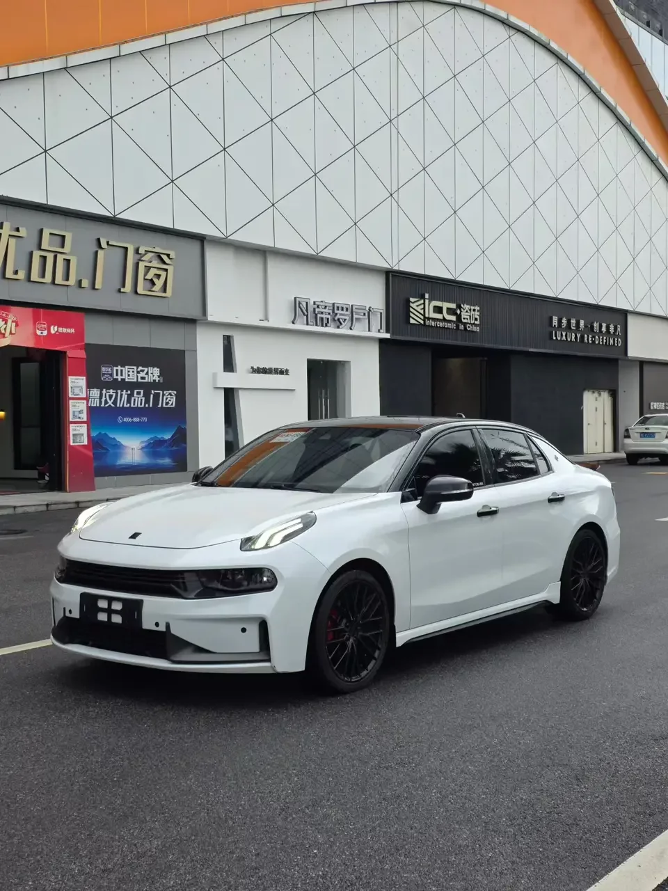 Lynk & Co 03
