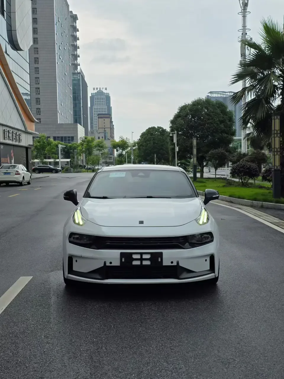 Lynk & Co 03