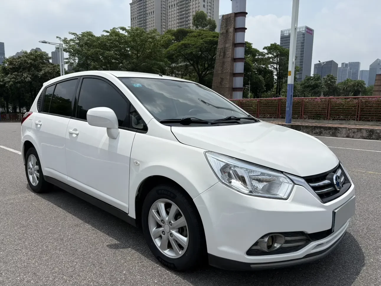 Kai Chen Venucia R50