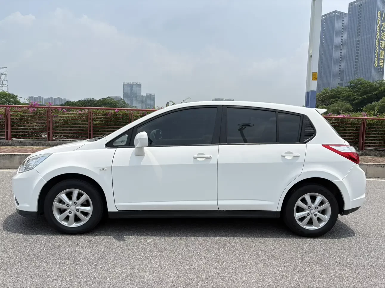 Kai Chen Venucia R50