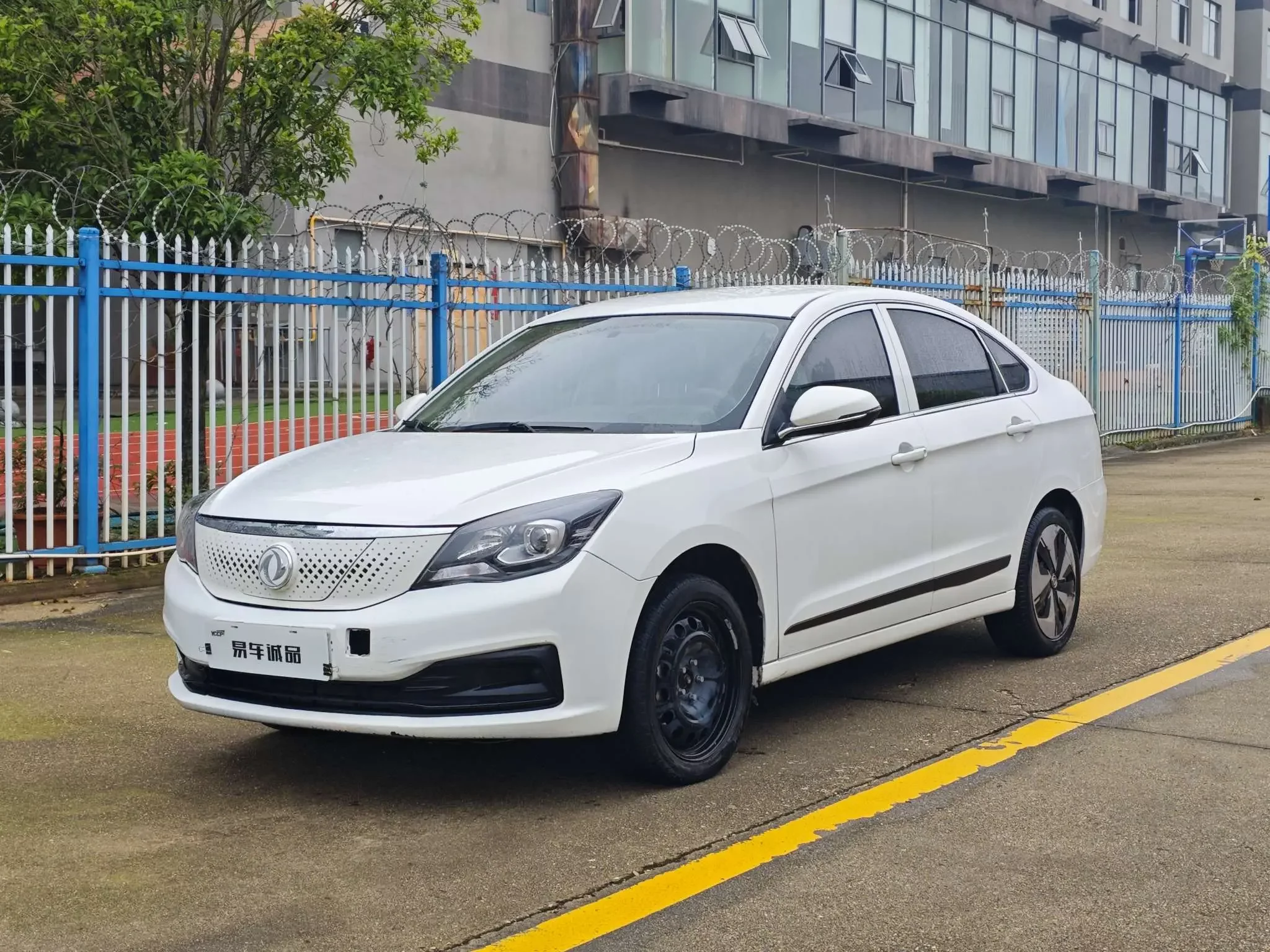 Dongfeng Fengshen E70