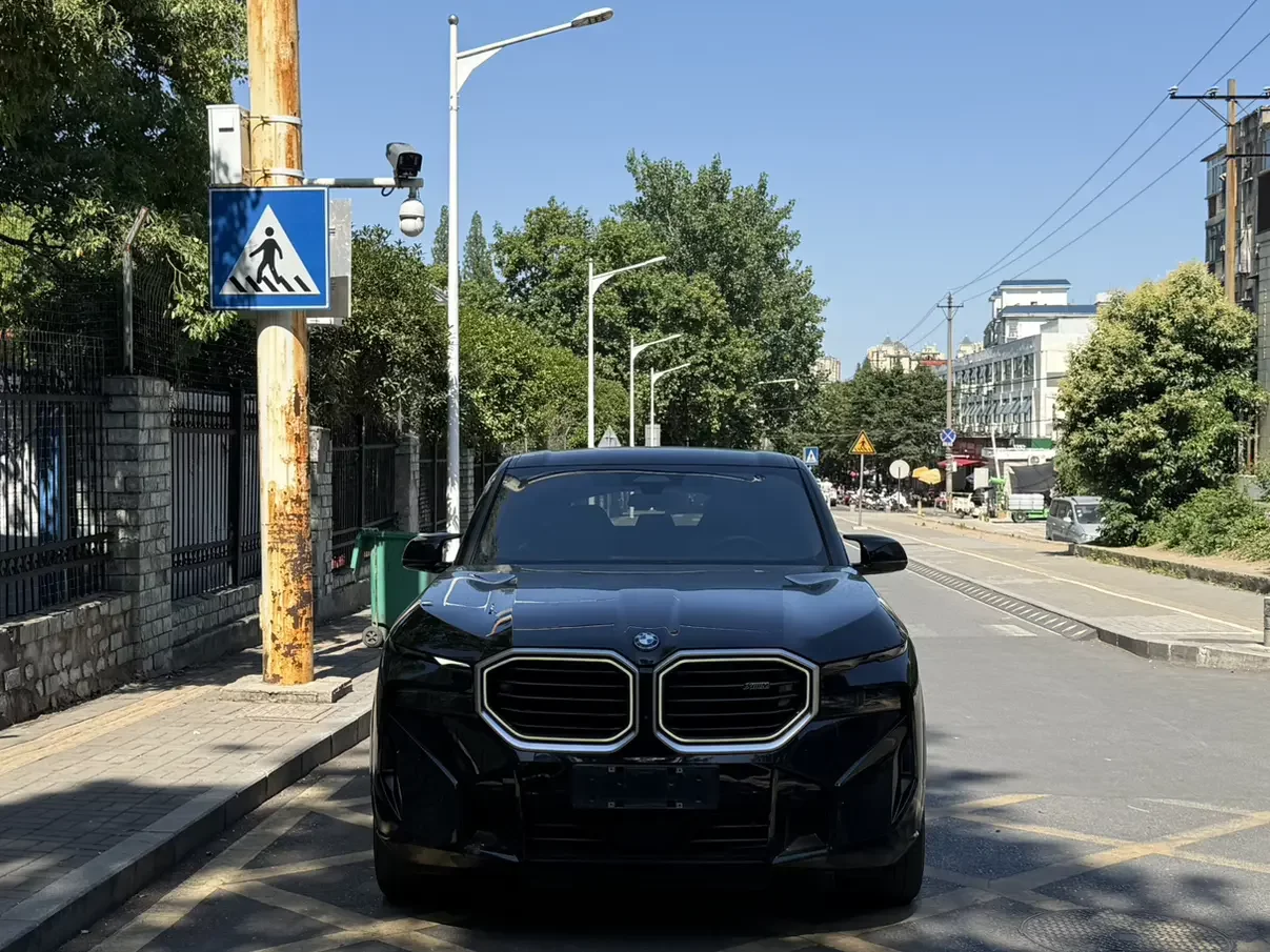 BMW XM