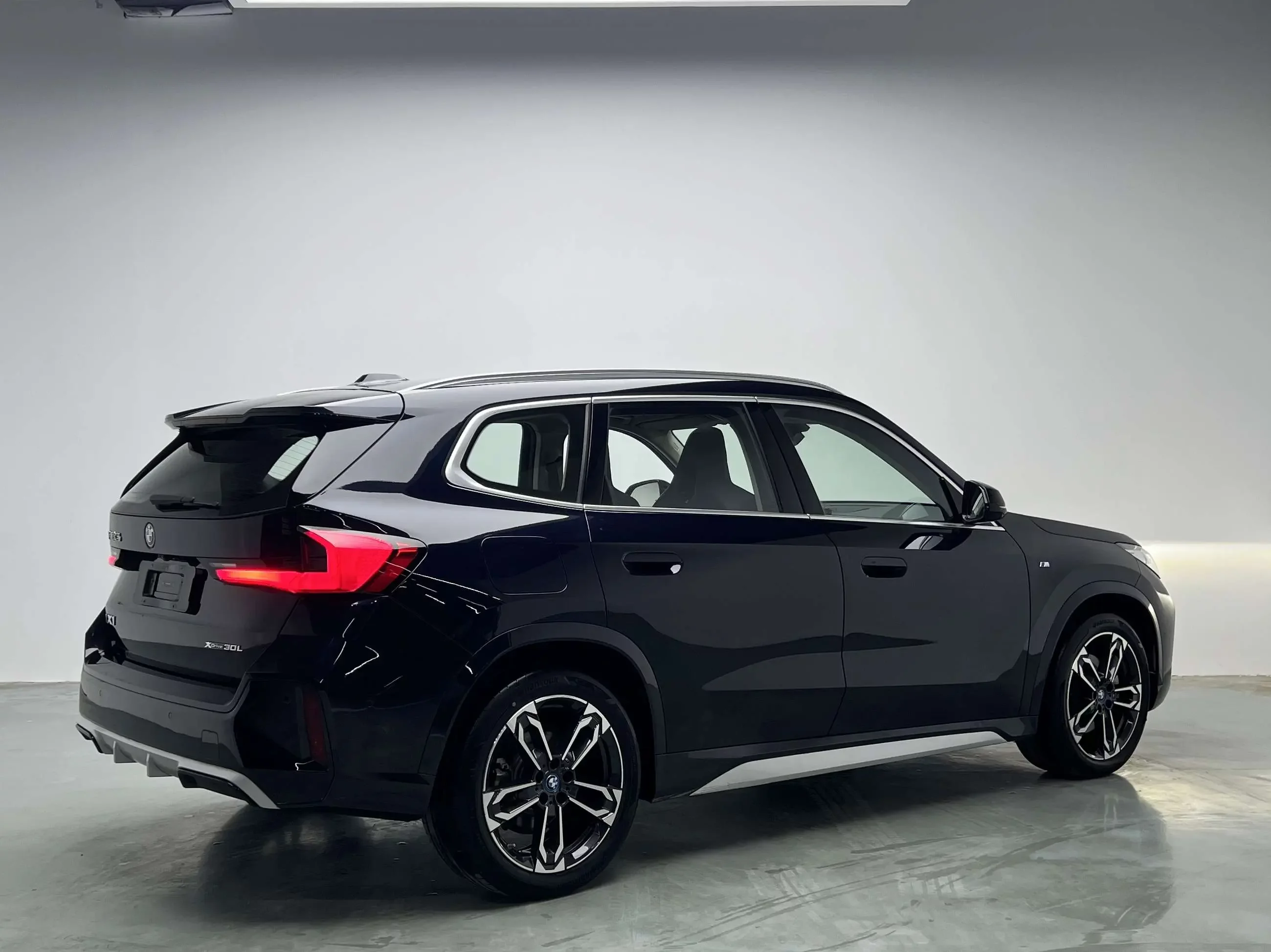 BMW iX1