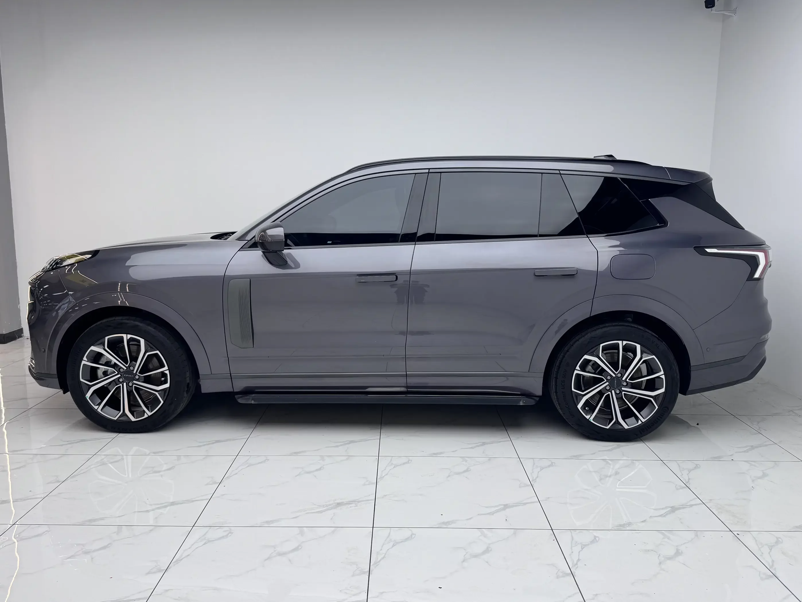 Lynk & Co 09 EM-P