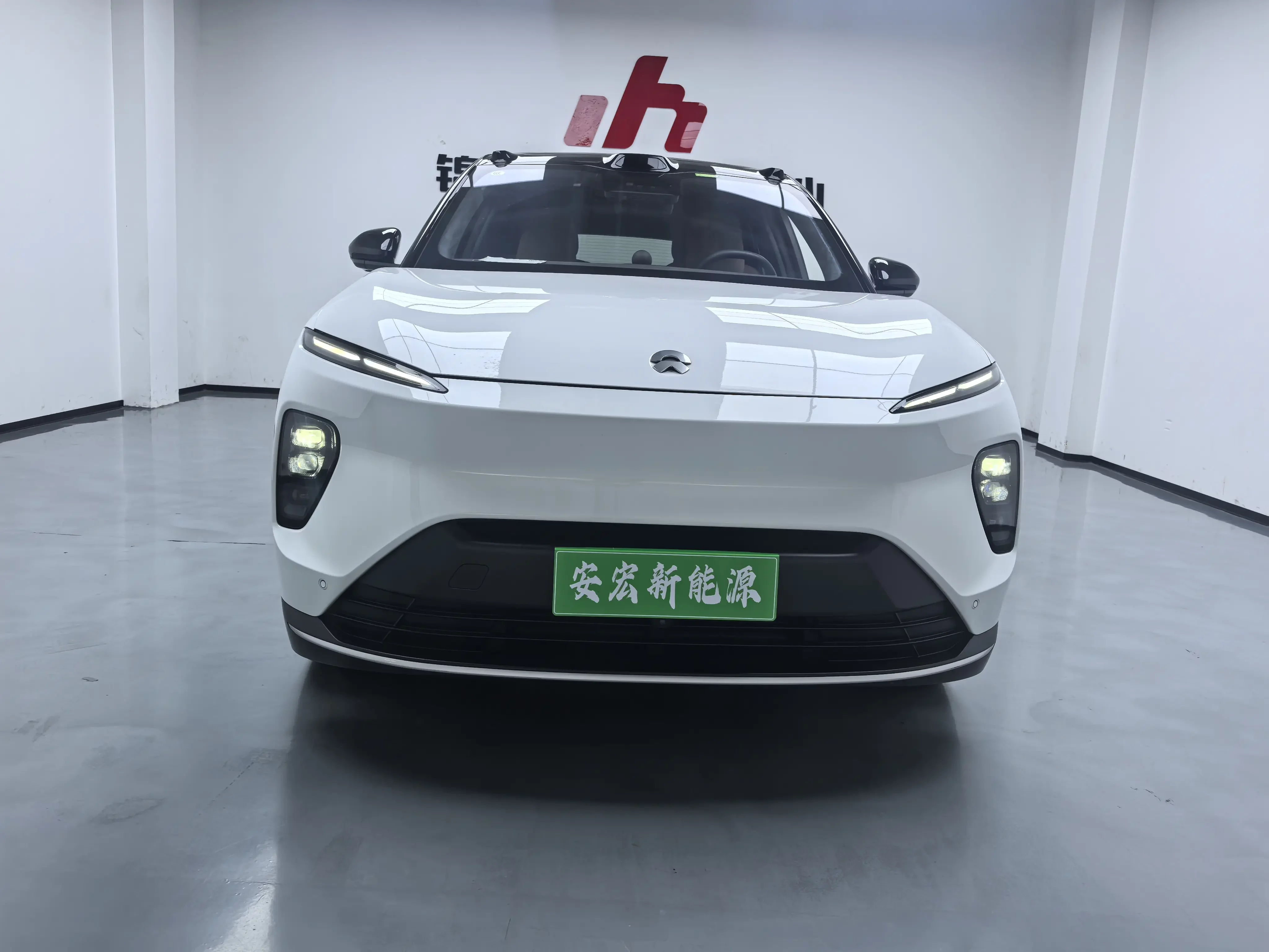 NIO ES8