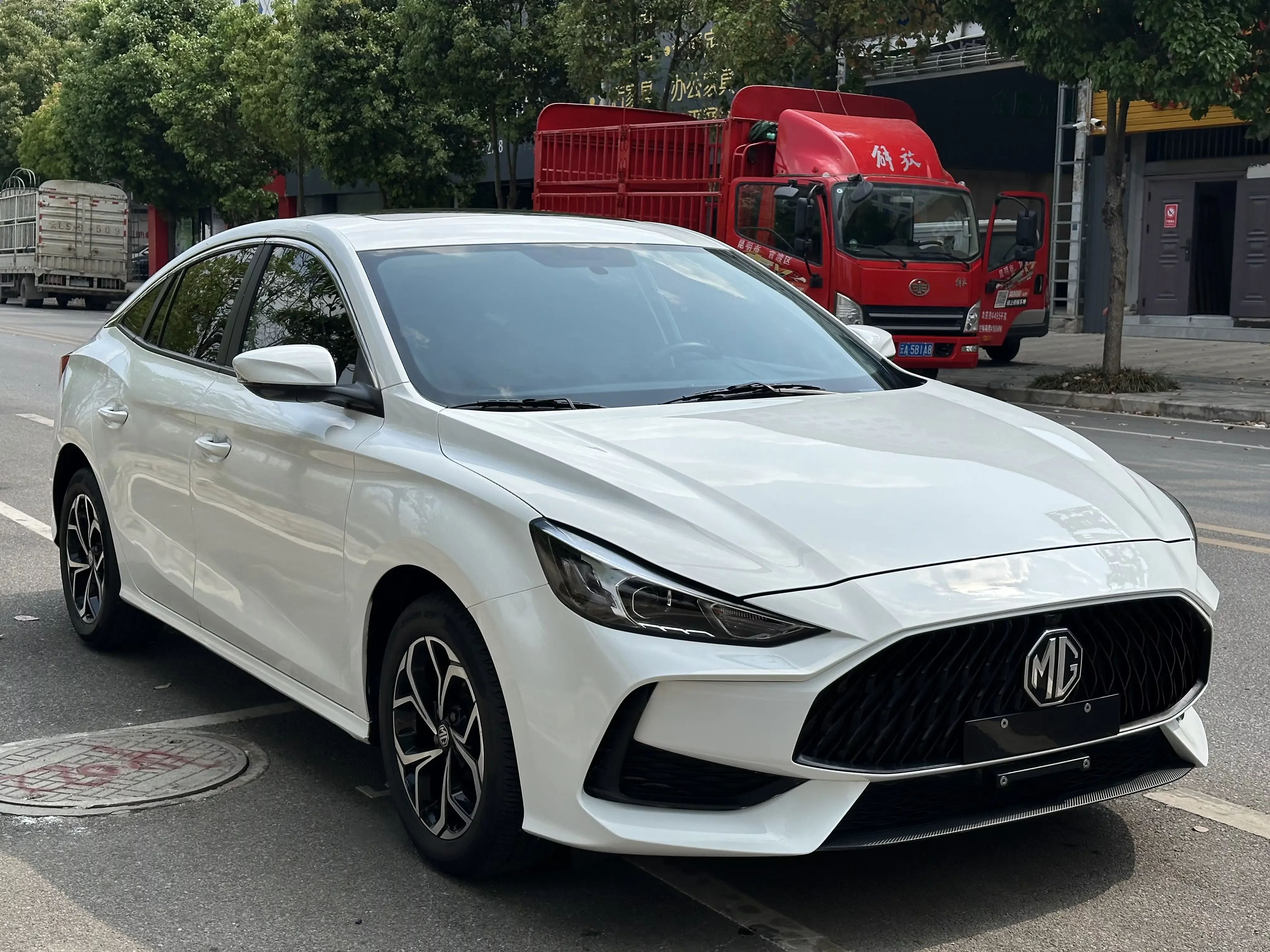 MG 5