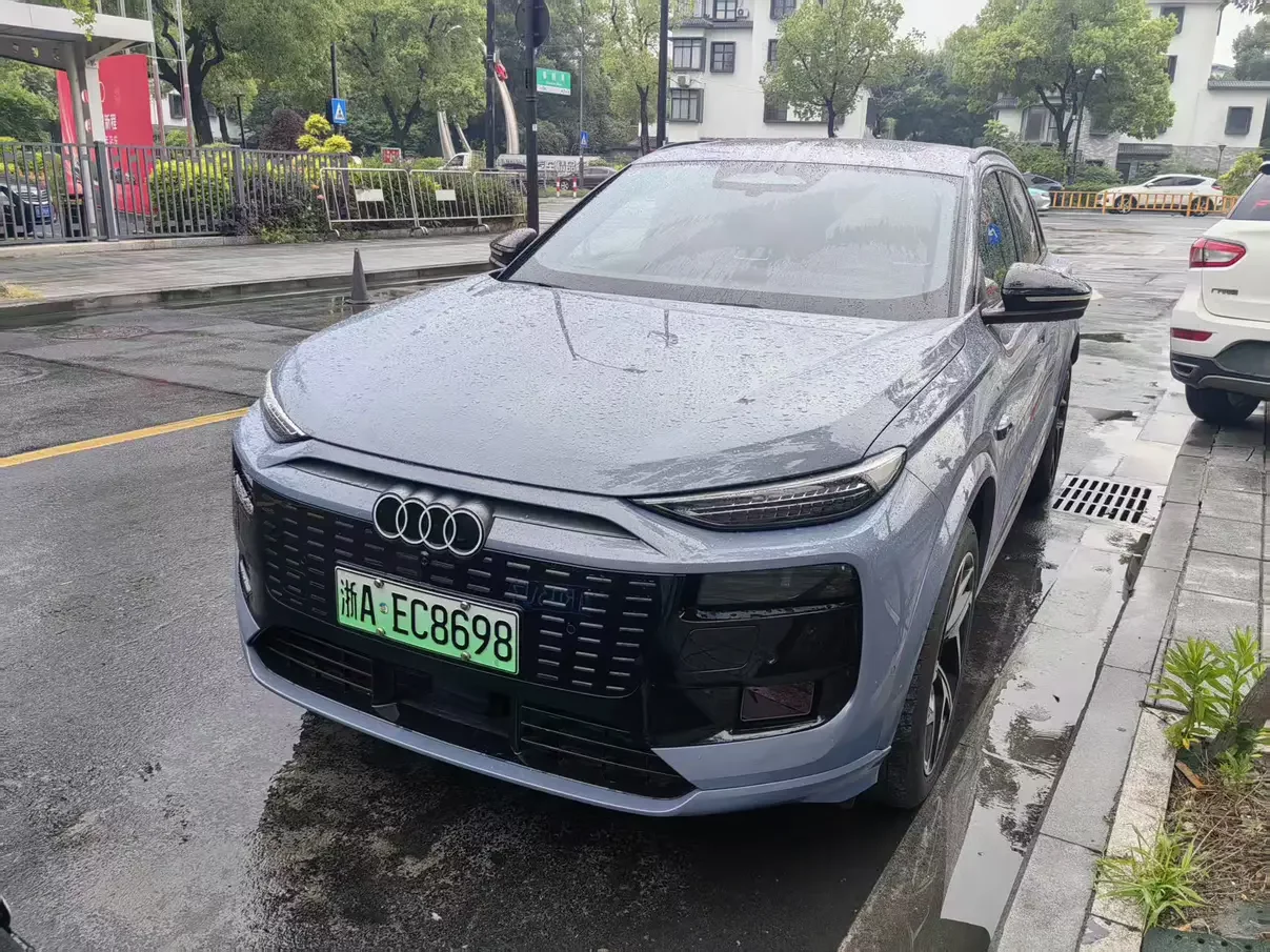 Audi Q6L e-tron