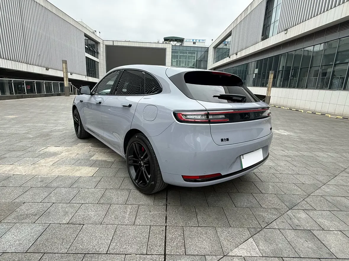 AITO M5