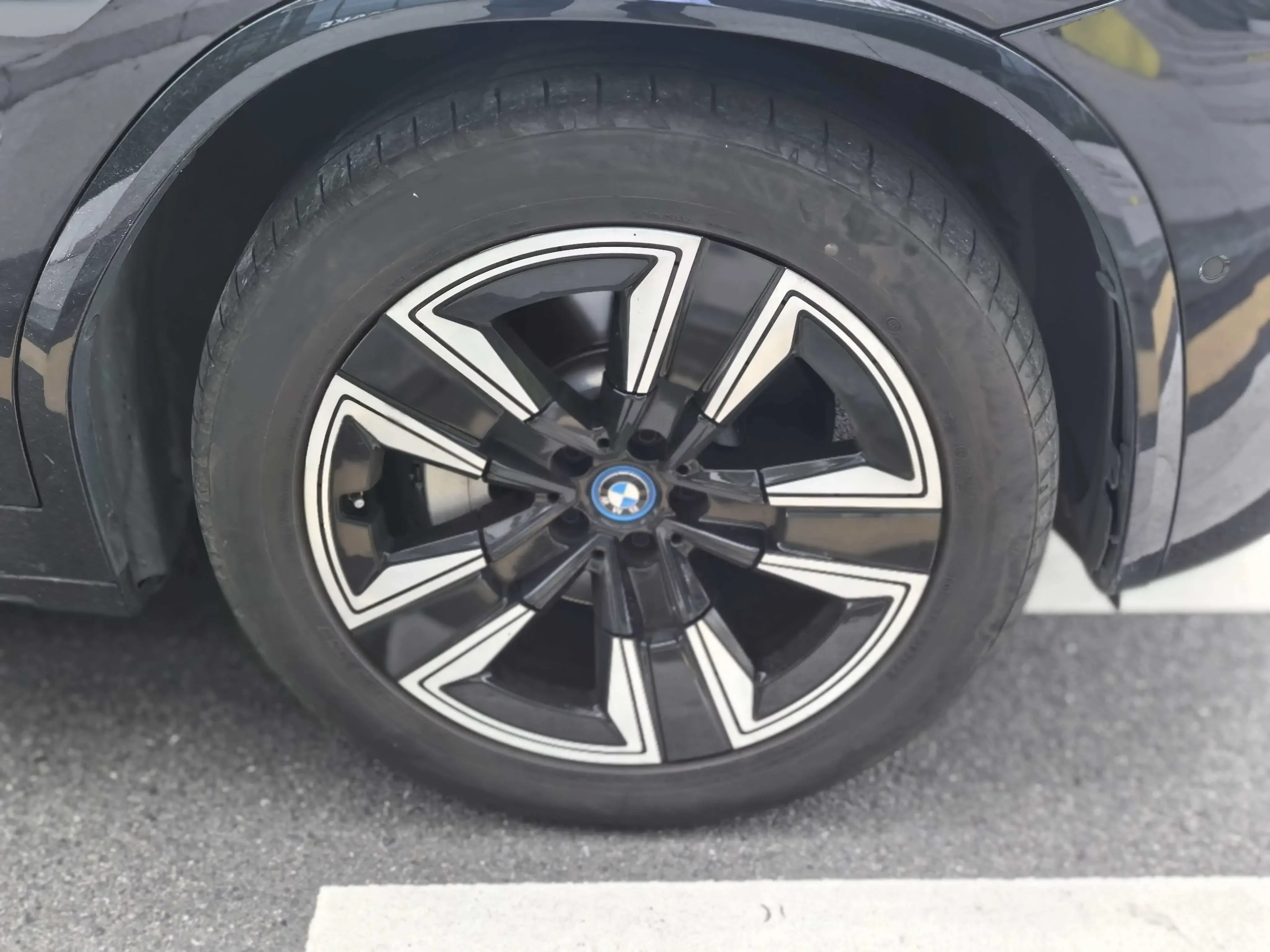 BMW iX3