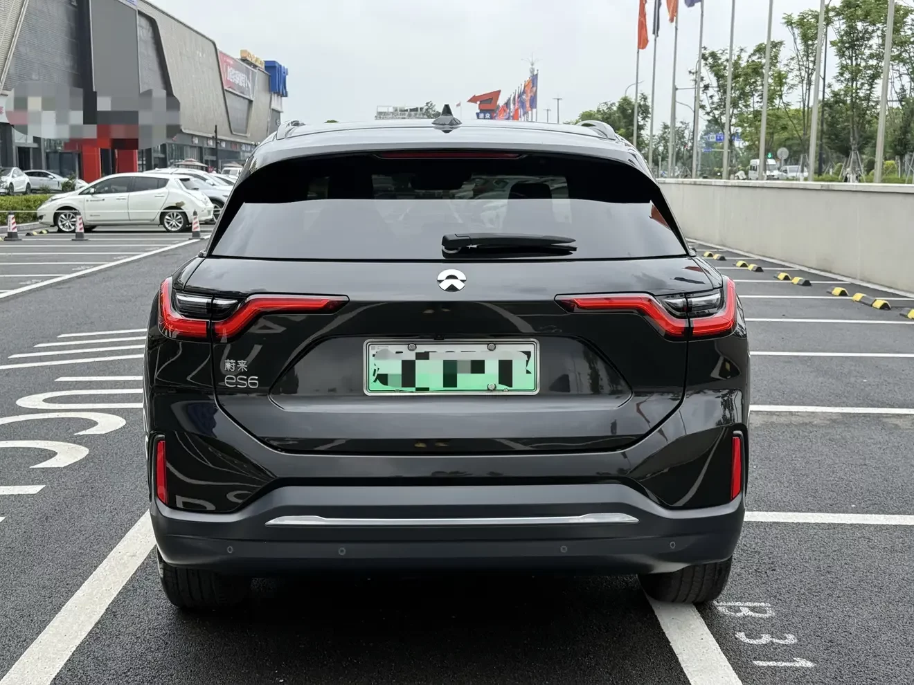 NIO ES6