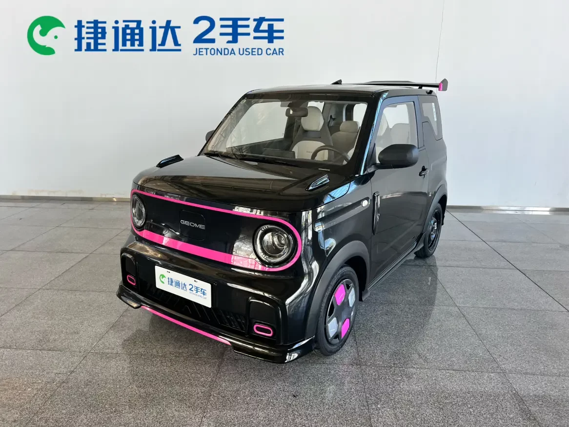 Geely panda