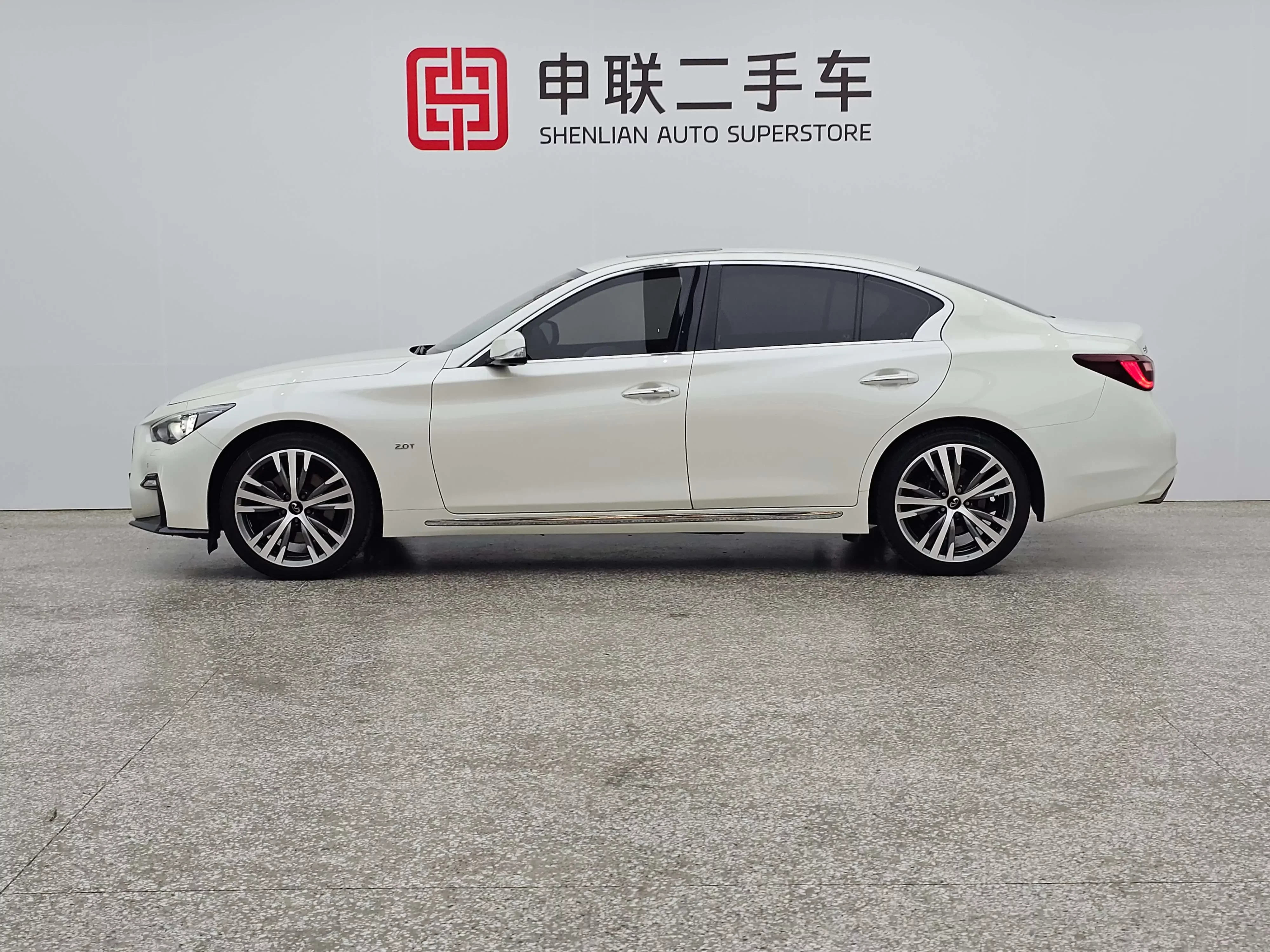 Infiniti Q50L