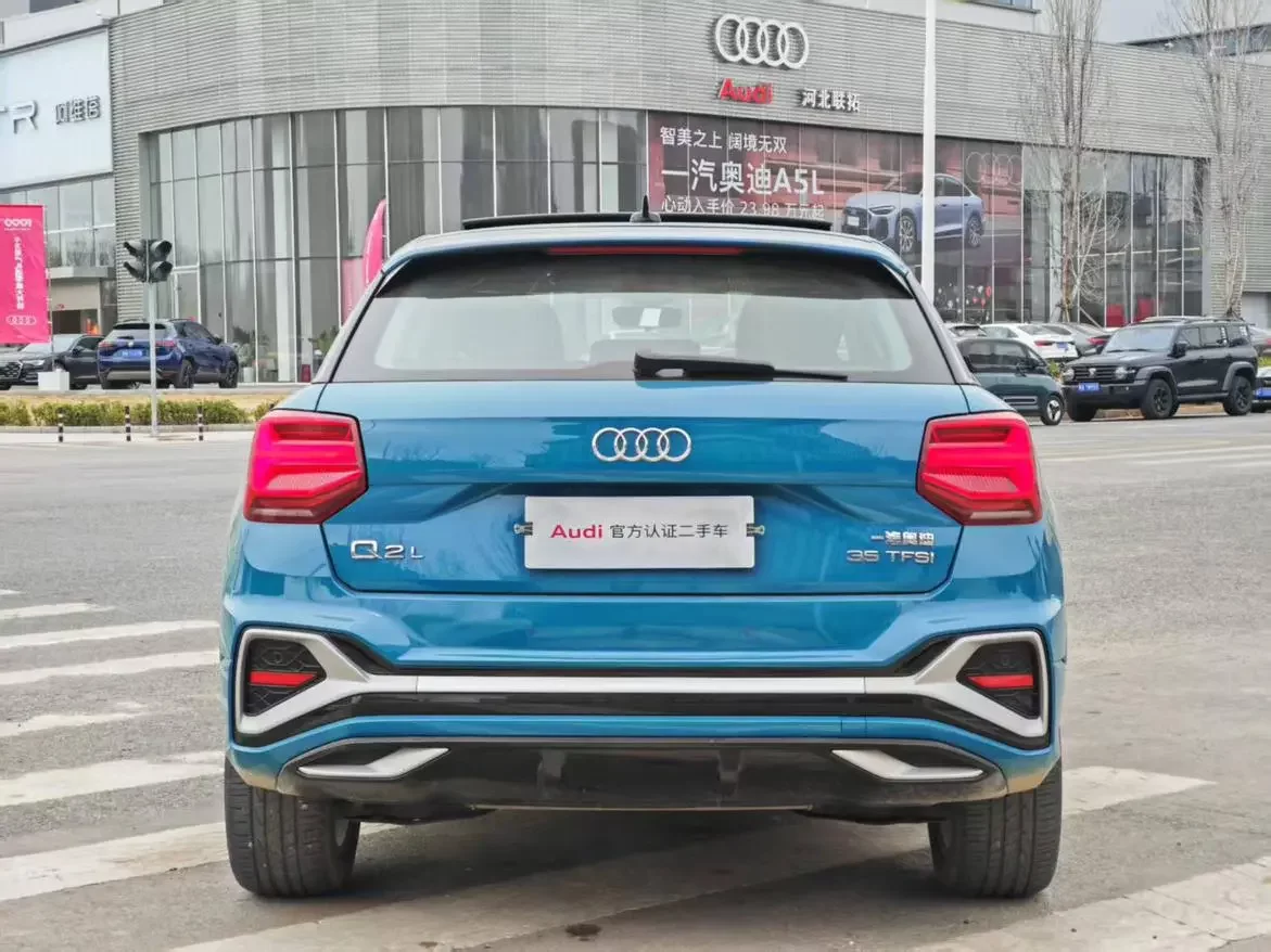 Audi Q2L