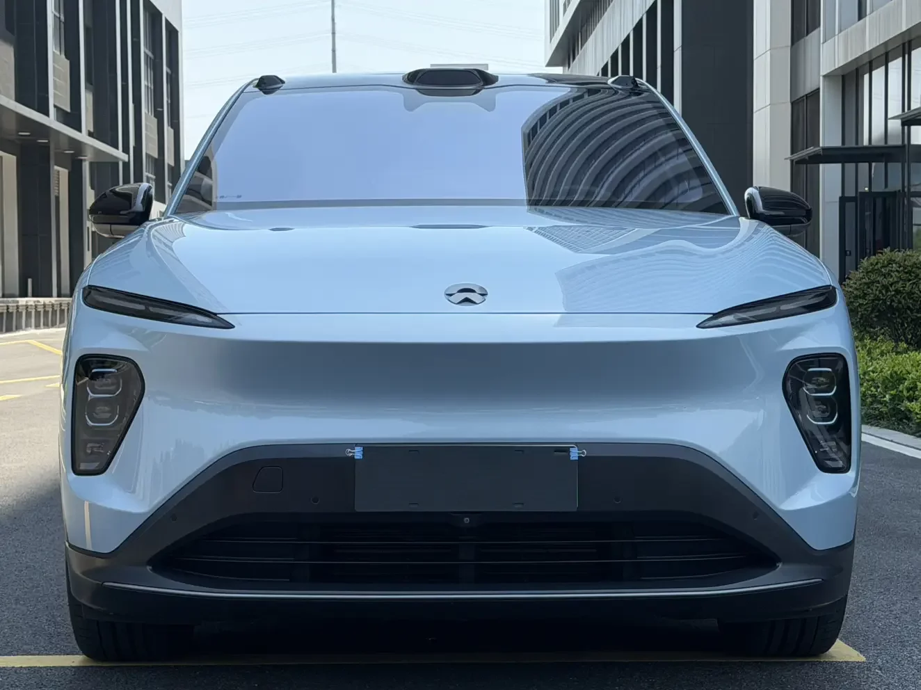 NIO EC7