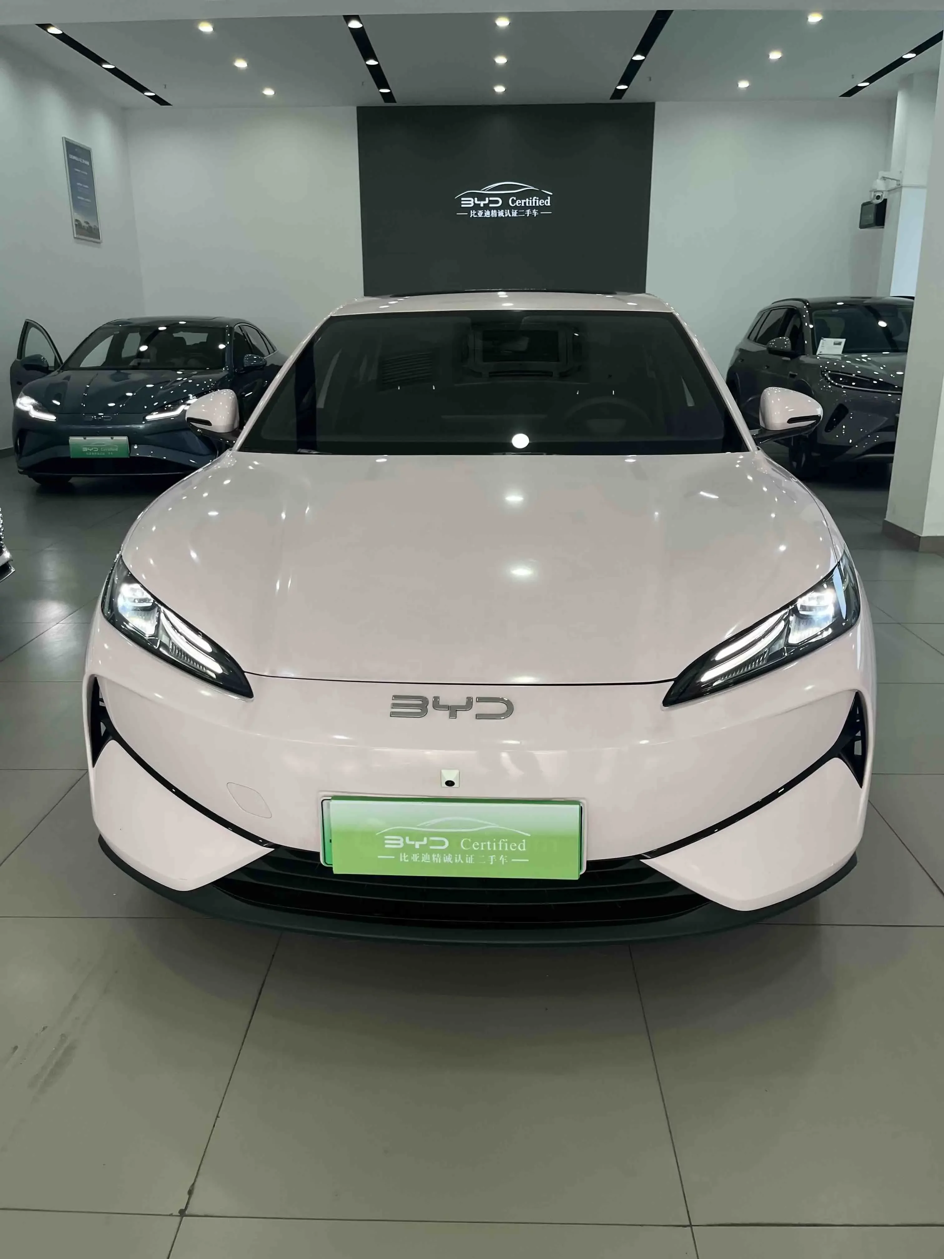 BYD e7