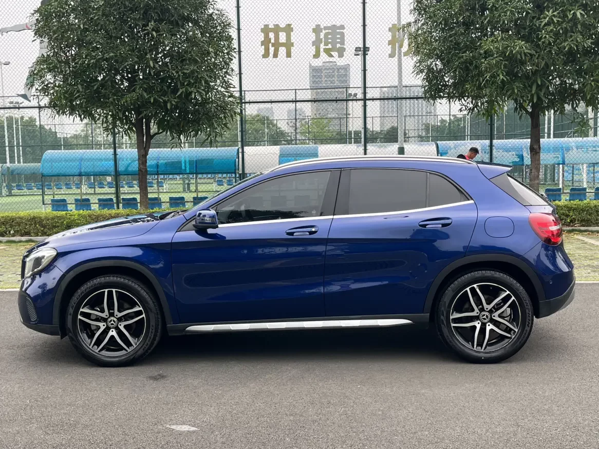 Mercedes-Benz GLA