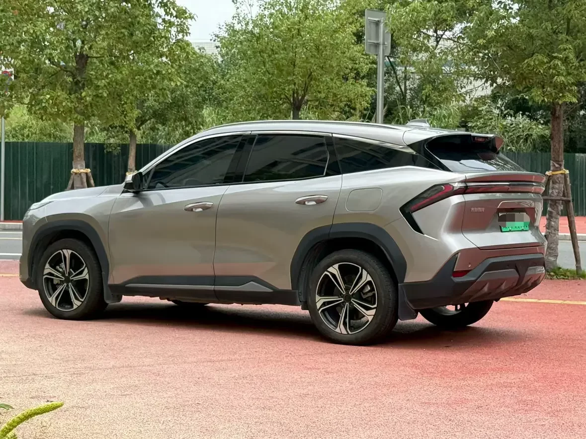 Geely Galaxy L7
