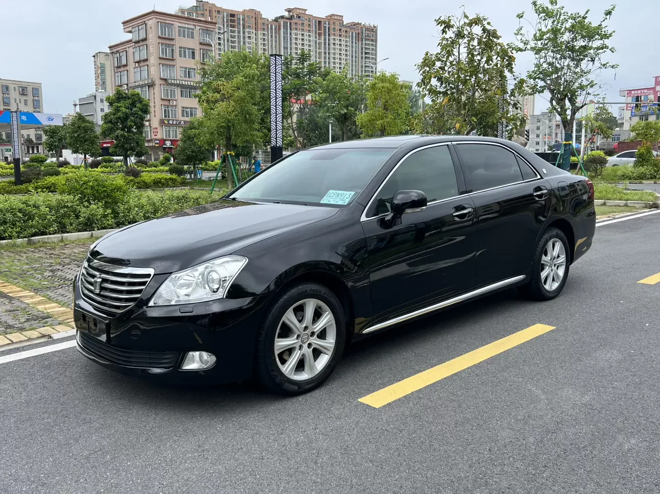 Toyota crown