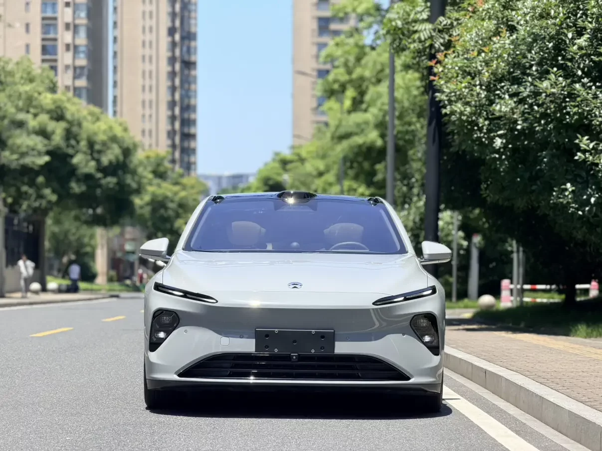 NIO ET7