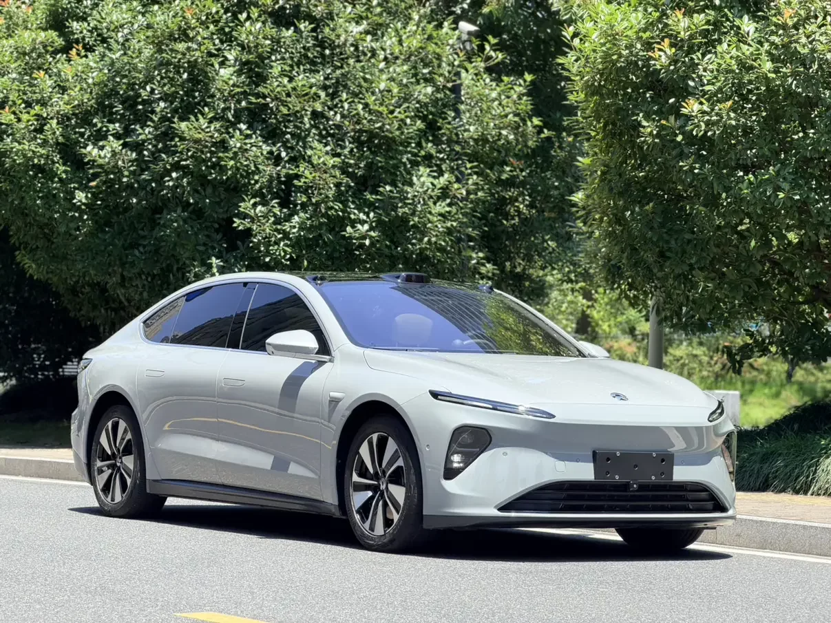 NIO ET7