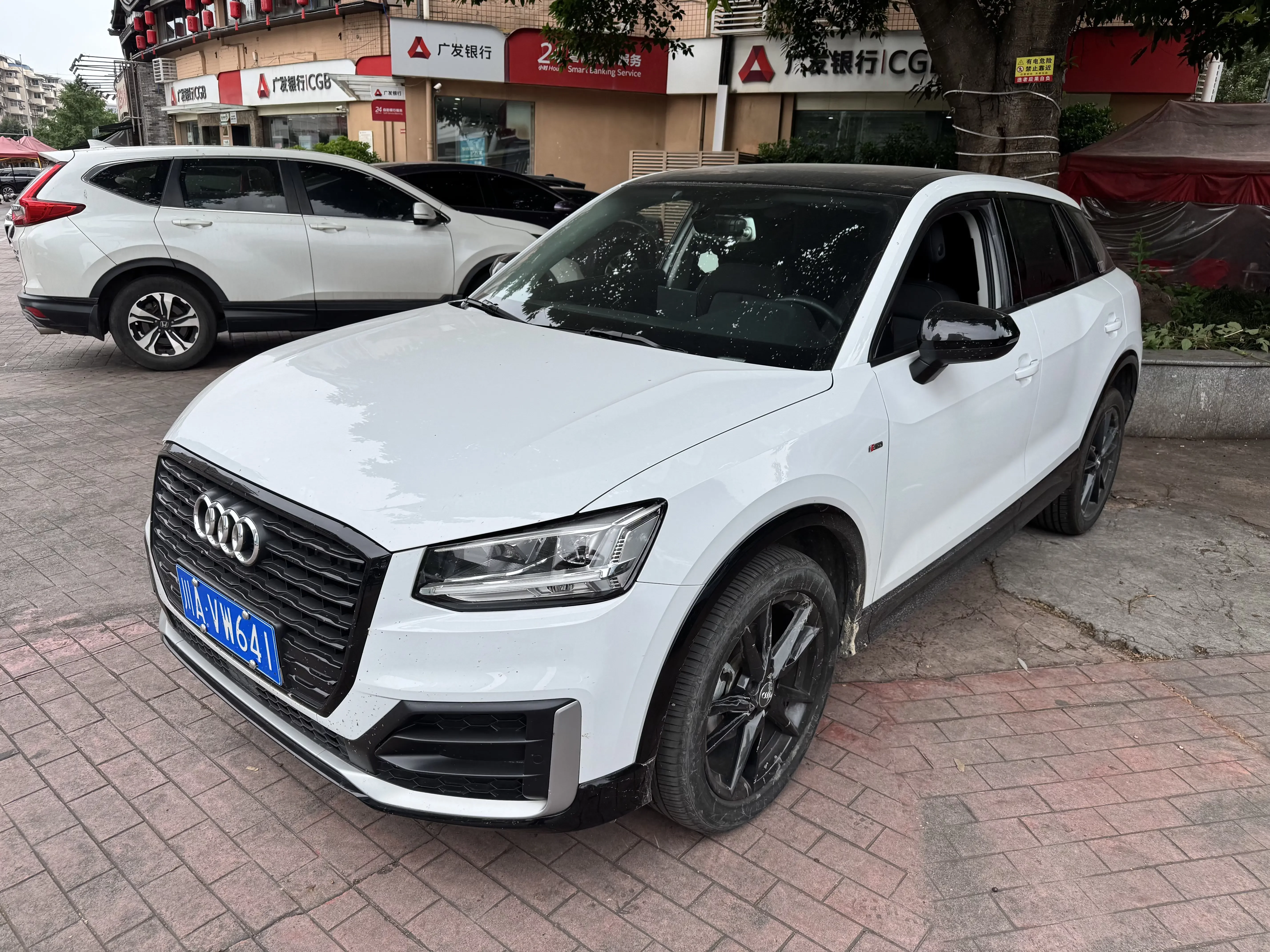 Audi Q2L