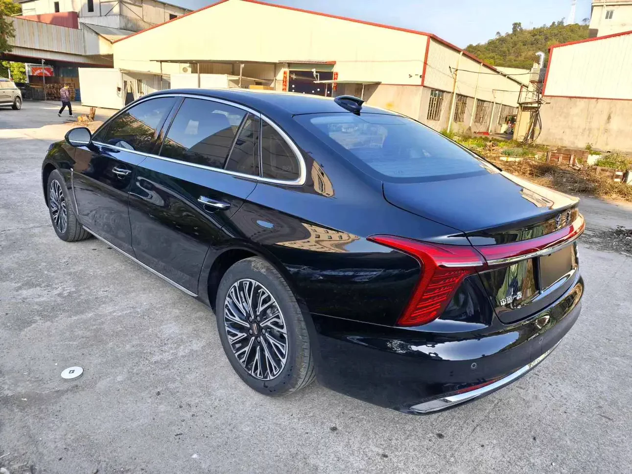 Hongqi H5