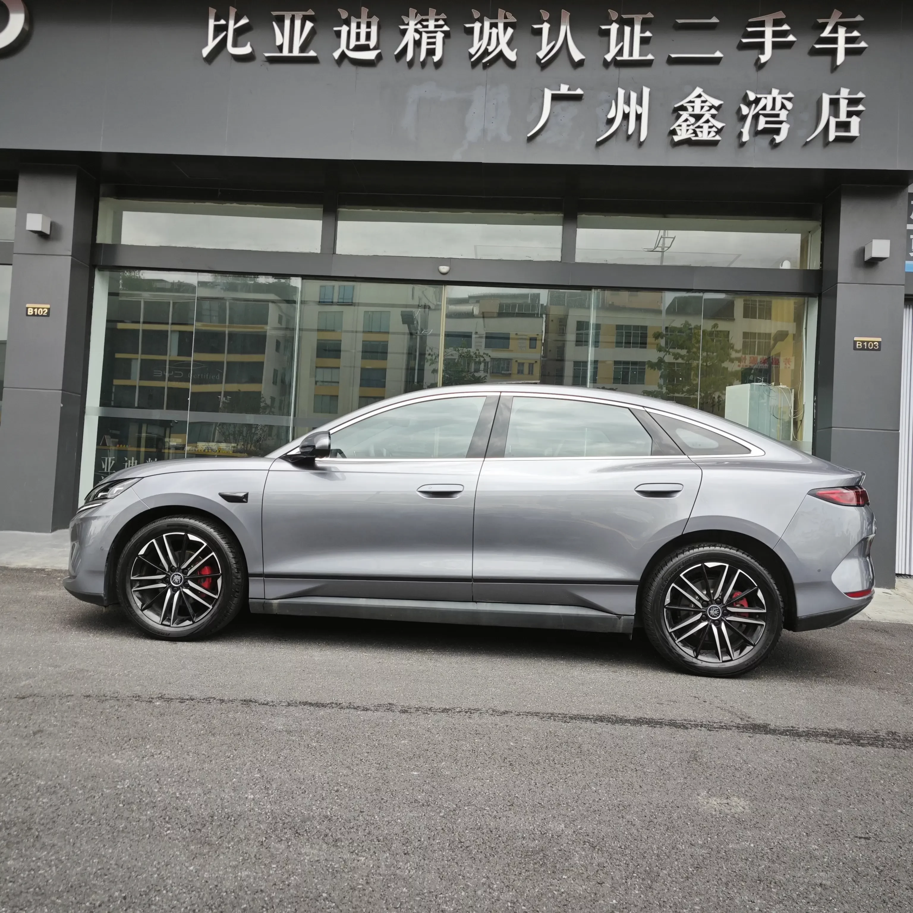 BYD Qin L EV