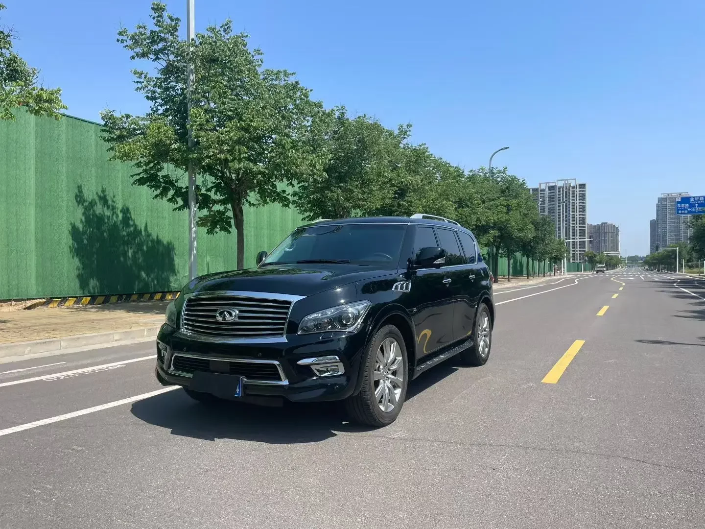 Infiniti QX80