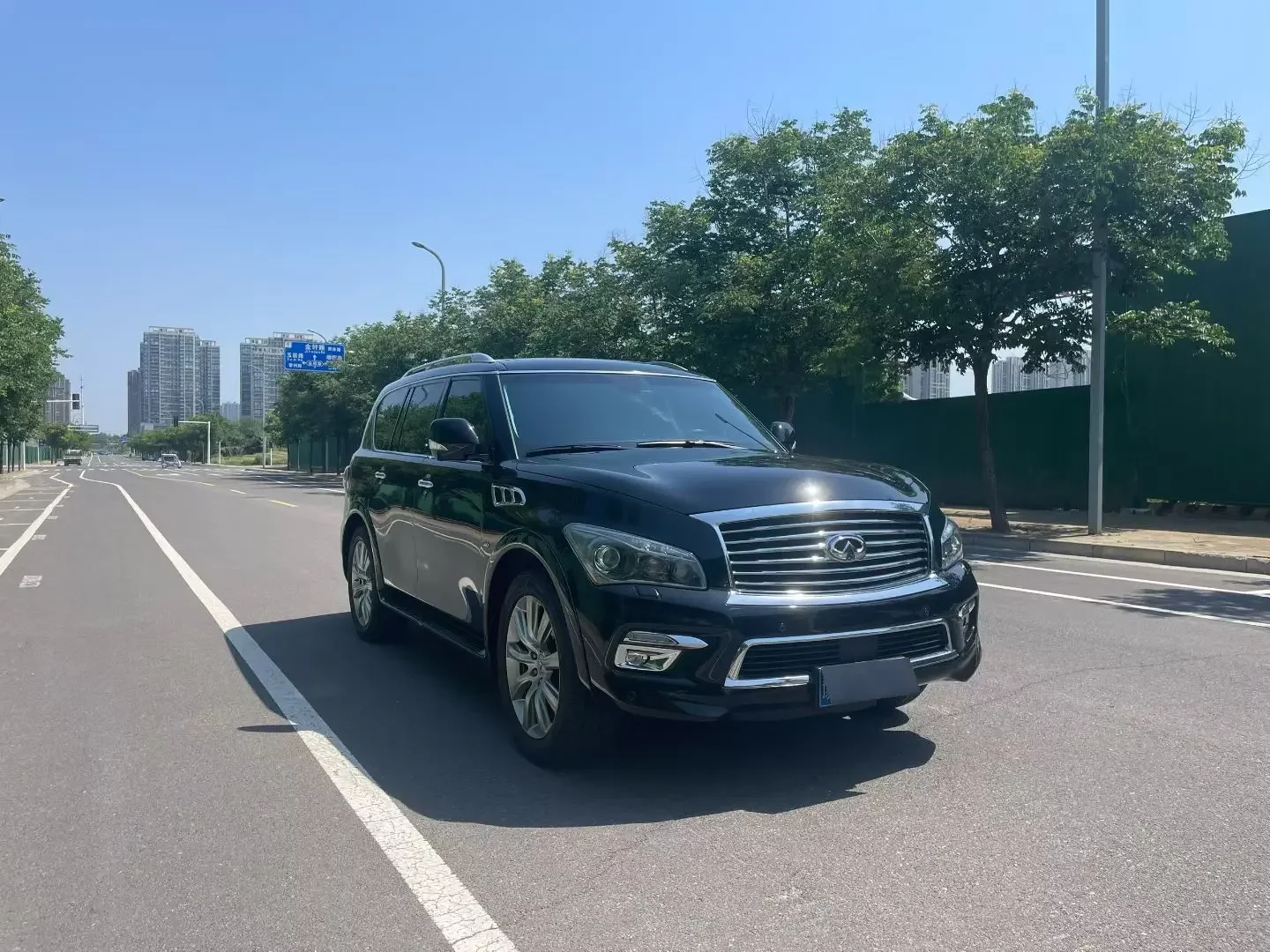 Infiniti QX80